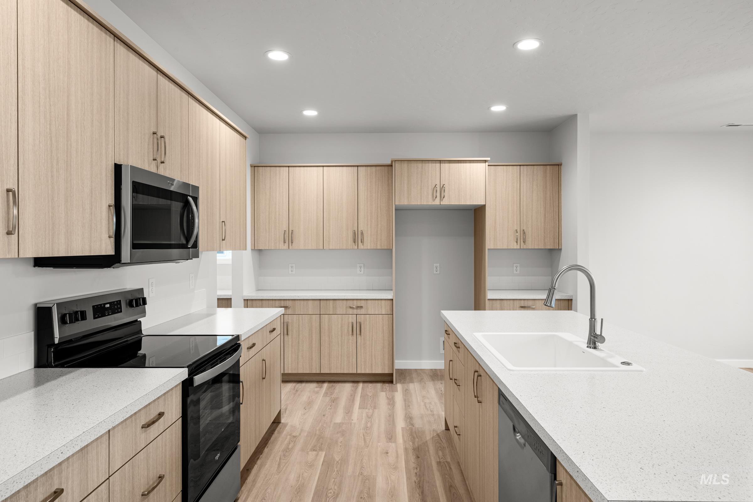 17238 N Swan Springs Pl, Nampa, Idaho 83687, 4 Bedrooms, 4 Bathrooms, Residential For Sale, Price $734,990, 98974815