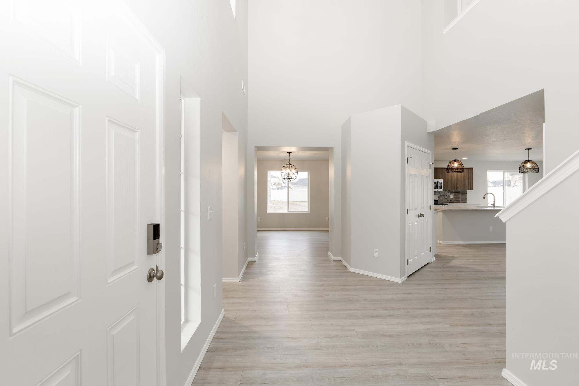 17226 N Swan Springs Pl, Nampa, Idaho 83687, 4 Bedrooms, 3 Bathrooms, Residential For Sale, Price $577,990,MLS 98974817