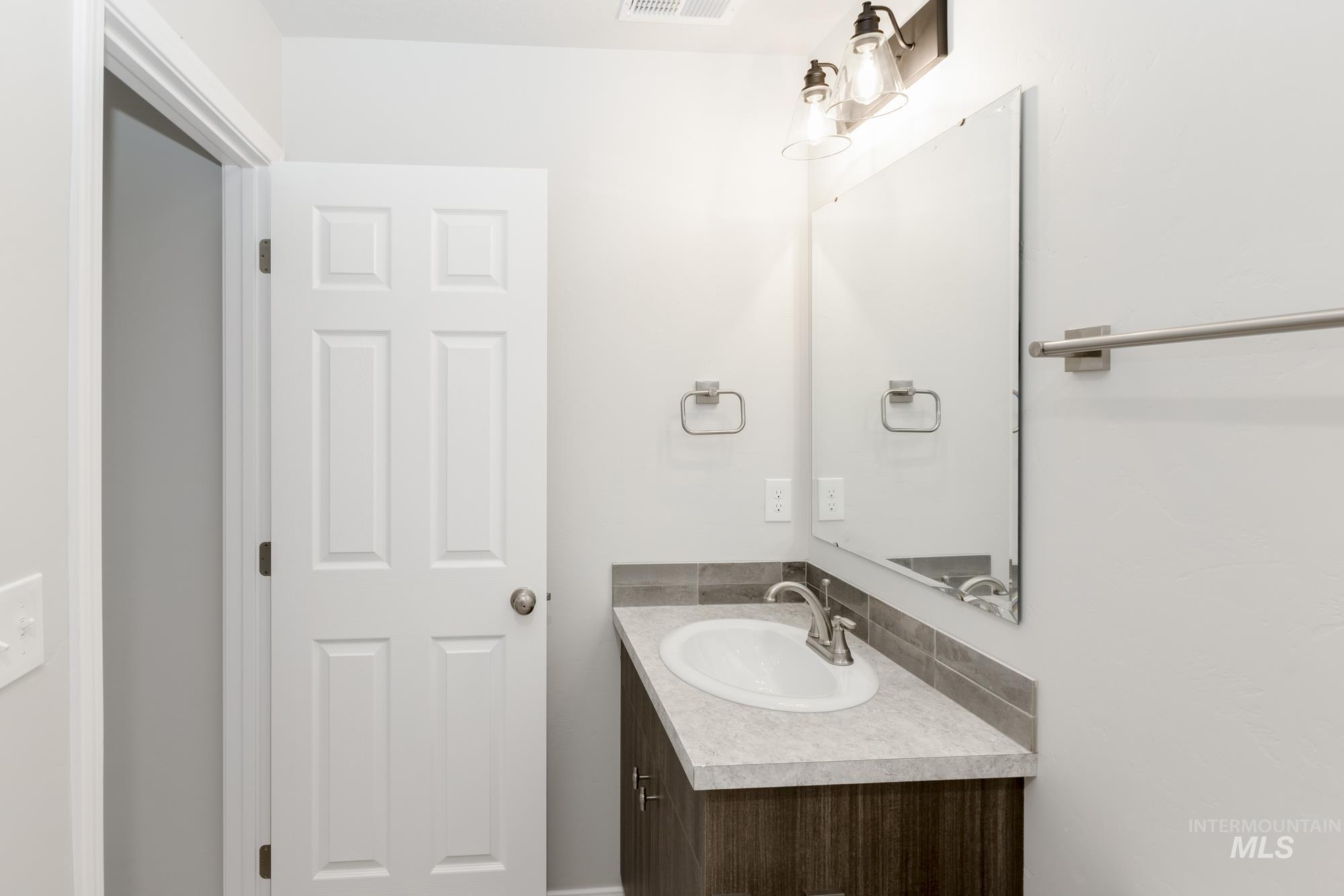 17226 N Swan Springs Pl, Nampa, Idaho 83687, 4 Bedrooms, 3 Bathrooms, Residential For Sale, Price $577,990,MLS 98974817