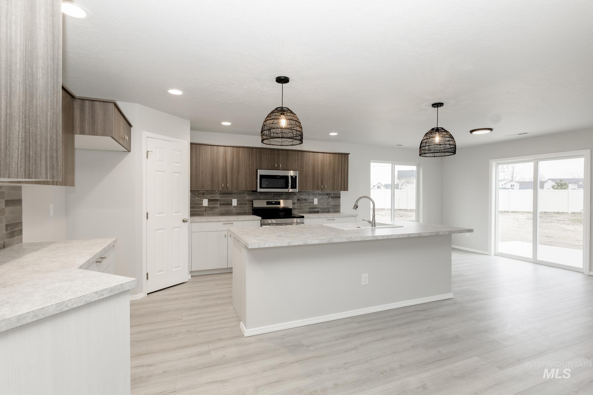 17226 N Swan Springs Pl, Nampa, Idaho 83687, 4 Bedrooms, 3 Bathrooms, Residential For Sale, Price $577,990,MLS 98974817