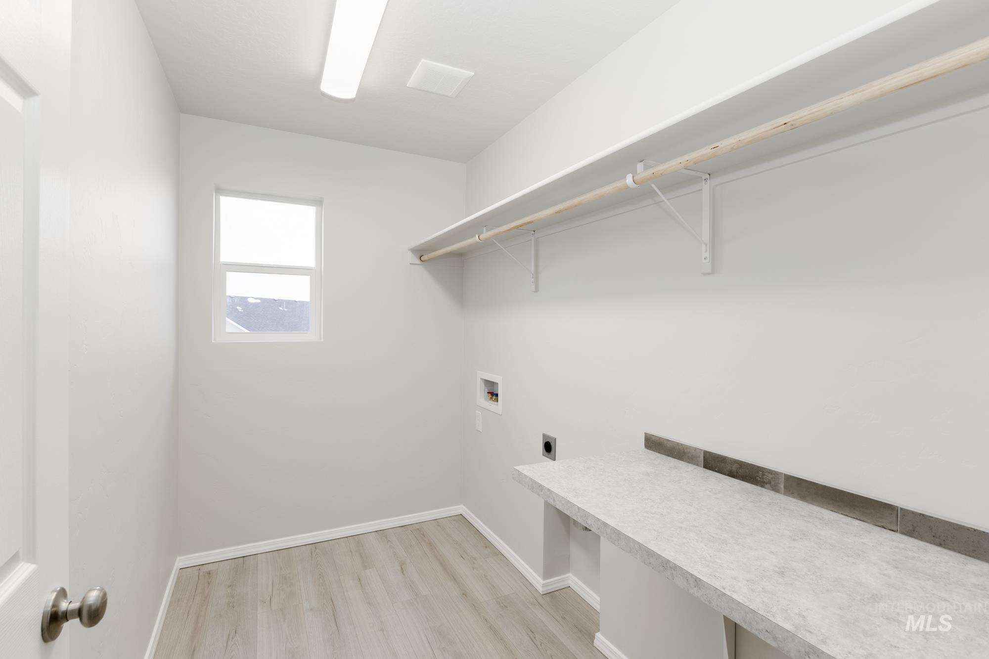 17226 N Swan Springs Pl, Nampa, Idaho 83687, 4 Bedrooms, 3 Bathrooms, Residential For Sale, Price $577,990,MLS 98974817