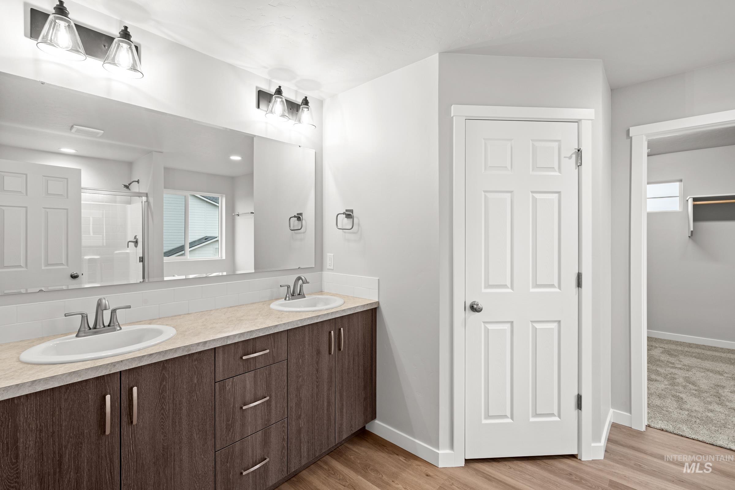 17226 N Swan Springs Pl, Nampa, Idaho 83687, 4 Bedrooms, 3 Bathrooms, Residential For Sale, Price $577,990, 98974817