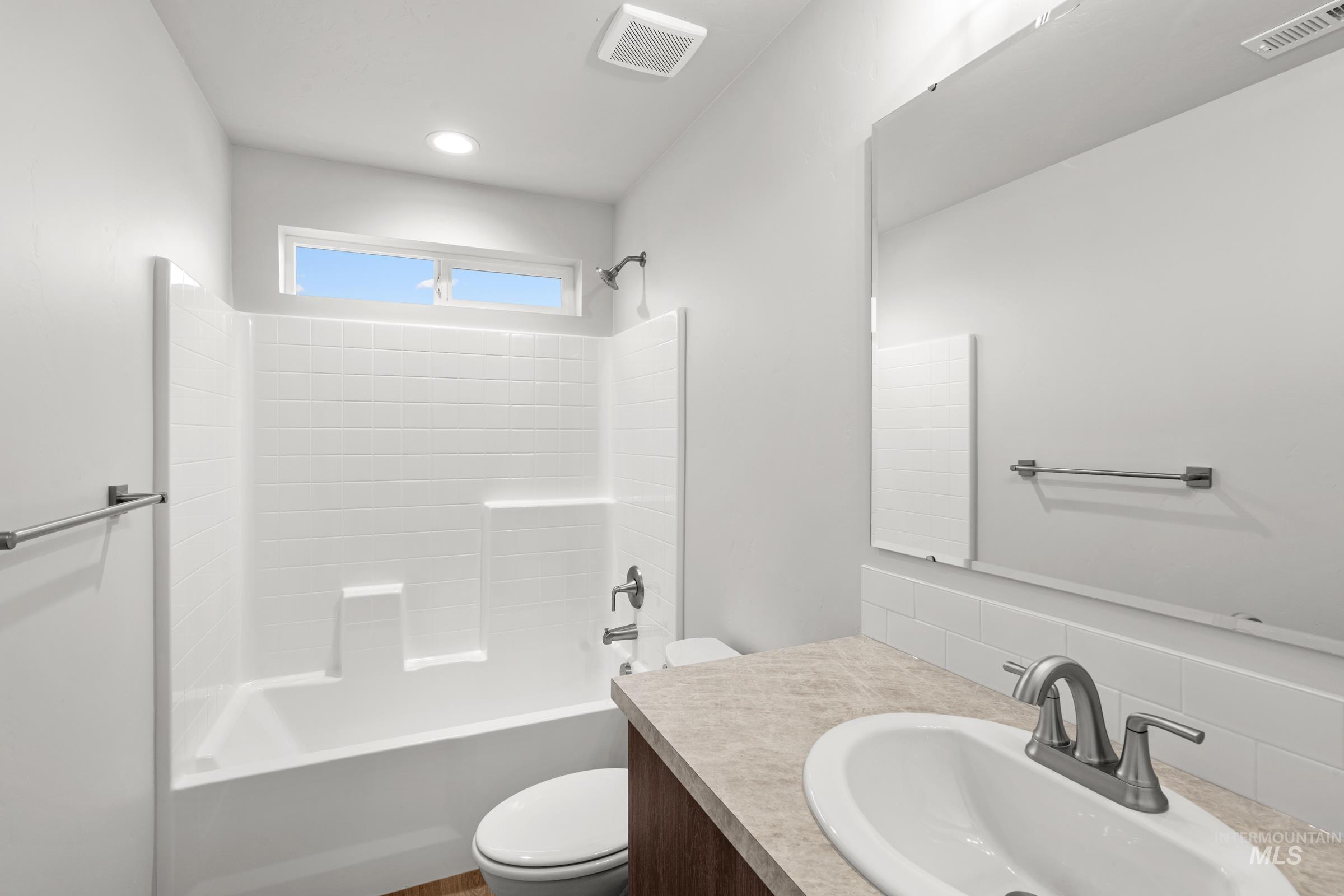 17226 N Swan Springs Pl, Nampa, Idaho 83687, 4 Bedrooms, 3 Bathrooms, Residential For Sale, Price $577,990, 98974817