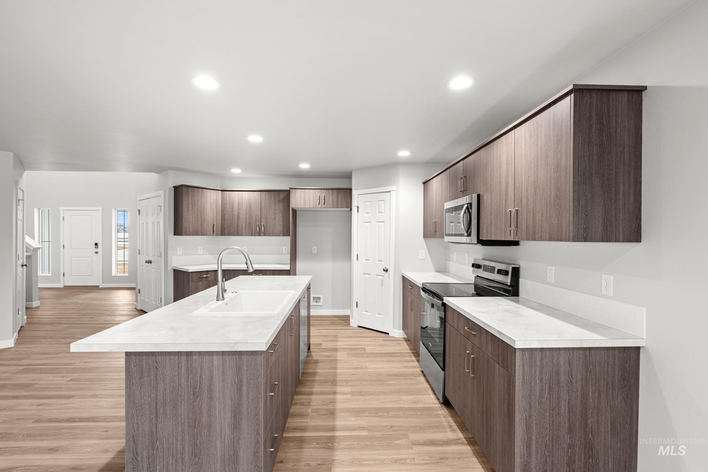 17226 N Swan Springs Pl, Nampa, Idaho 83687, 4 Bedrooms, 3 Bathrooms, Residential For Sale, Price $577,990, 98974817