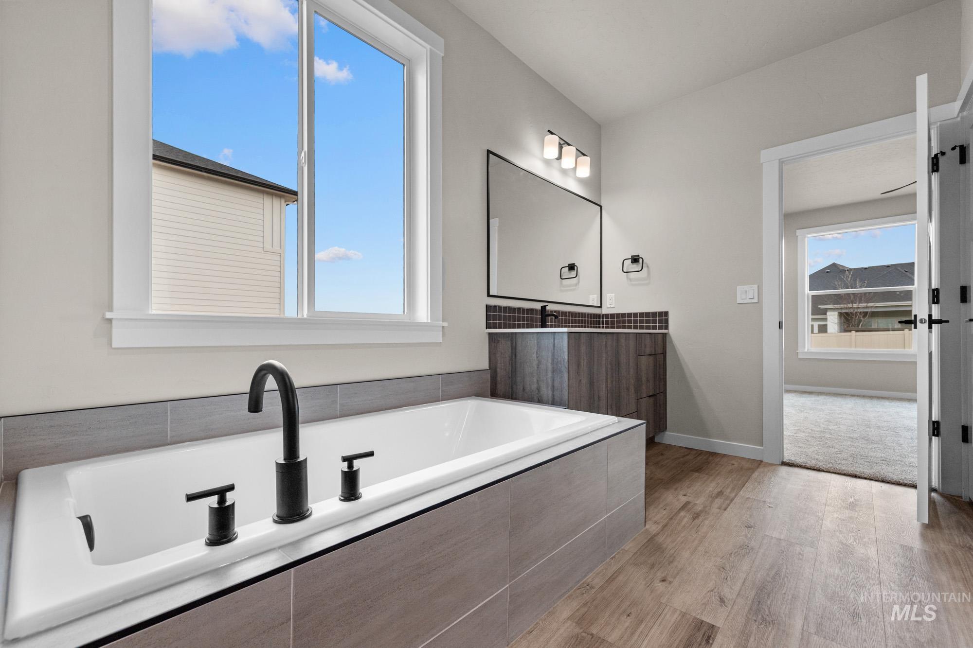 17214 N Swan Springs Pl, Nampa, Idaho 83687, 4 Bedrooms, 3.5 Bathrooms, Residential For Sale, Price $569,990,MLS 98974818