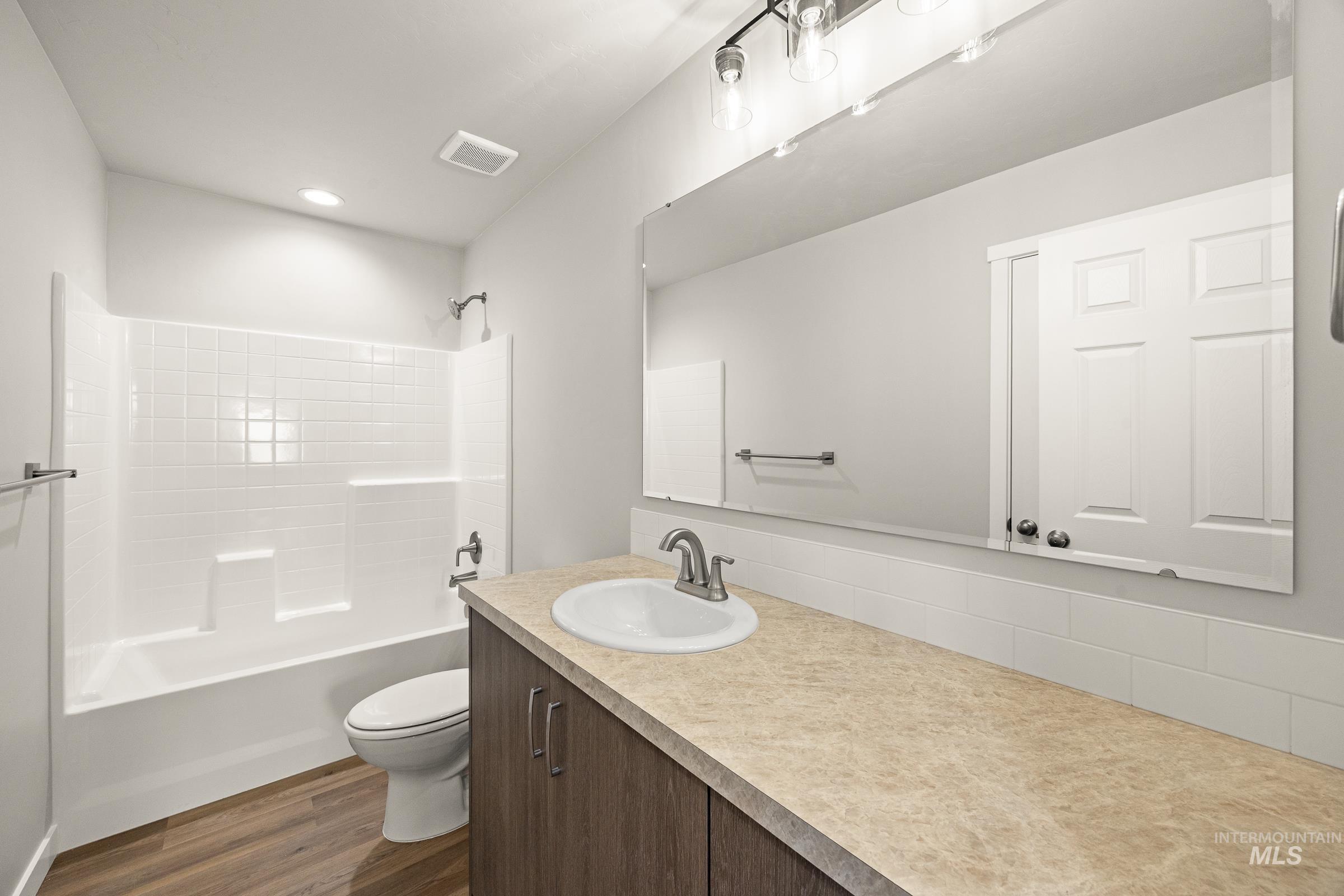 19592 Snowyside Way, Caldwell, Idaho 83605, 3 Bedrooms, 2.5 Bathrooms, Residential For Sale, Price $419,990, 98974819