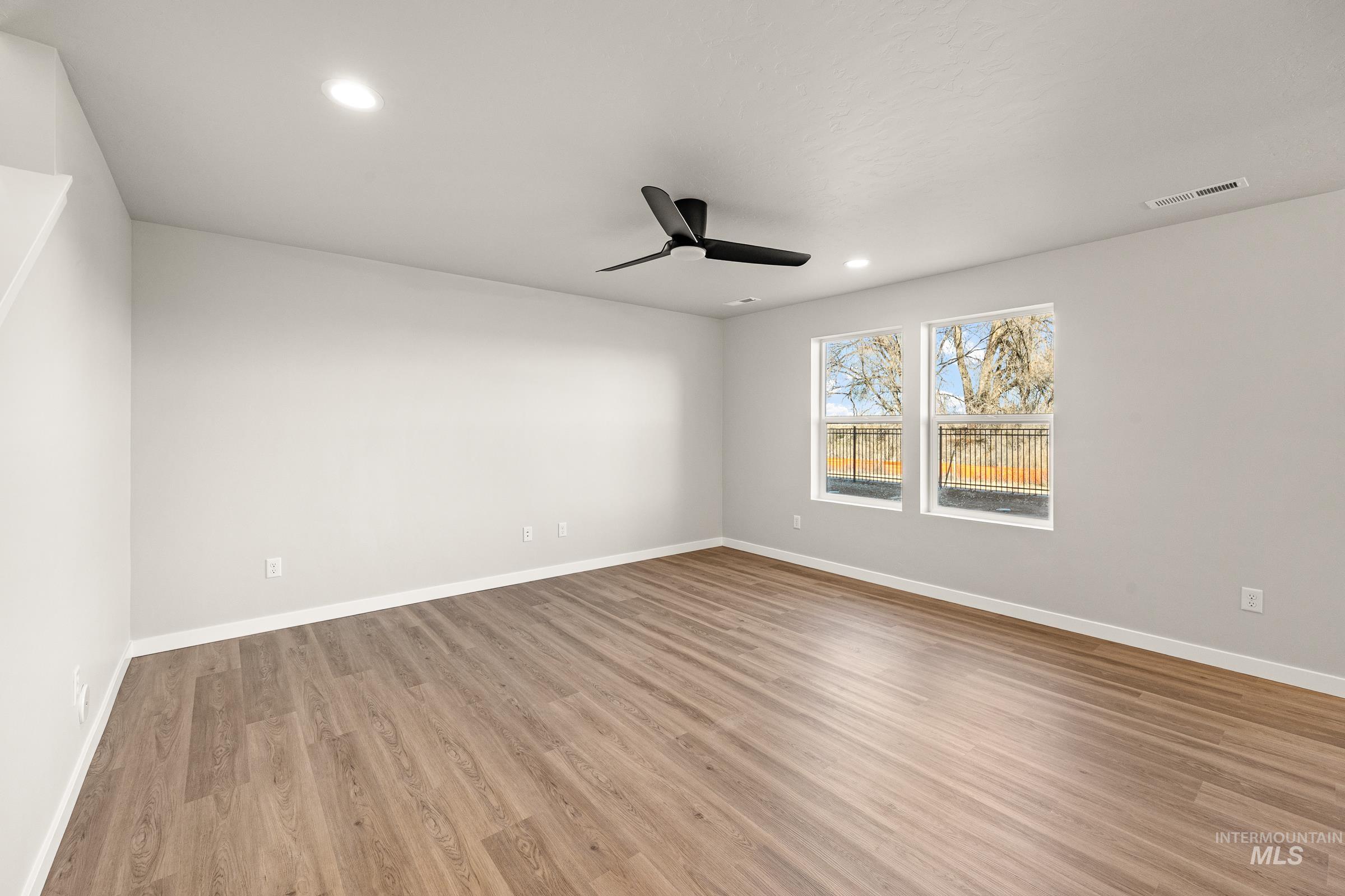 19592 Snowyside Way, Caldwell, Idaho 83605, 3 Bedrooms, 2.5 Bathrooms, Residential For Sale, Price $419,990, 98974819