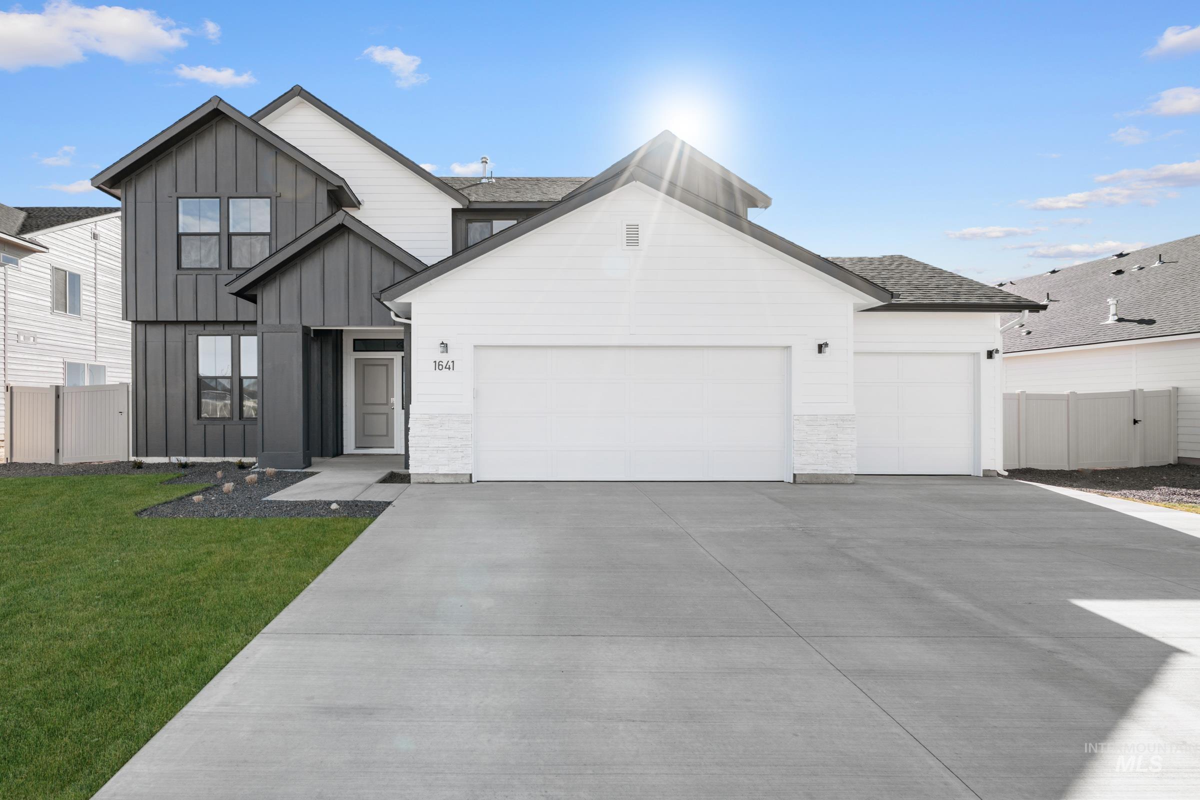 1641 Dyer St, Middleton, Idaho 83644, 4 Bedrooms, 2.5 Bathrooms, Residential For Sale, Price $589,990, 98974821