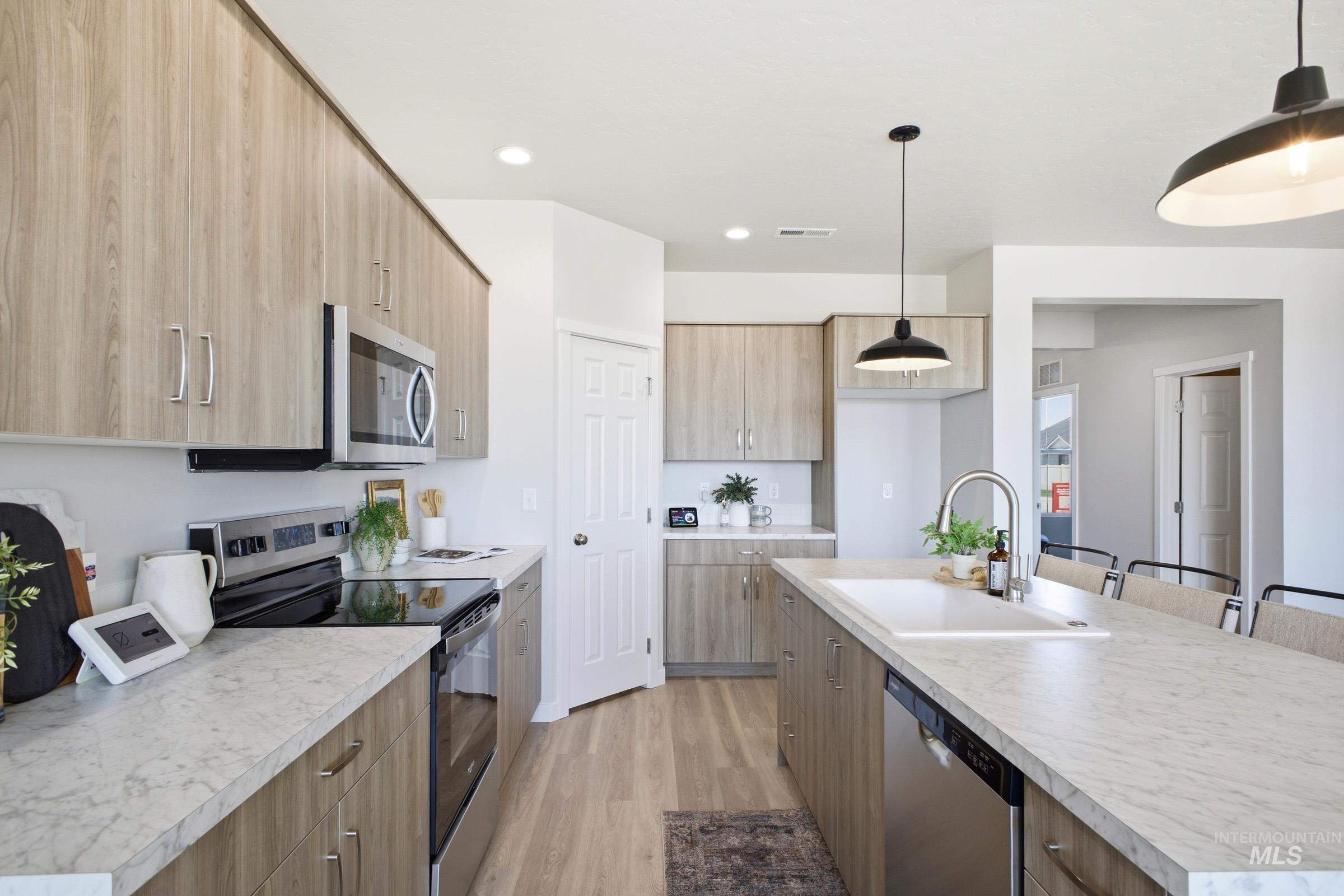 1641 Dyer St, Middleton, Idaho 83644, 4 Bedrooms, 2.5 Bathrooms, Residential For Sale, Price $589,990,MLS 98974821