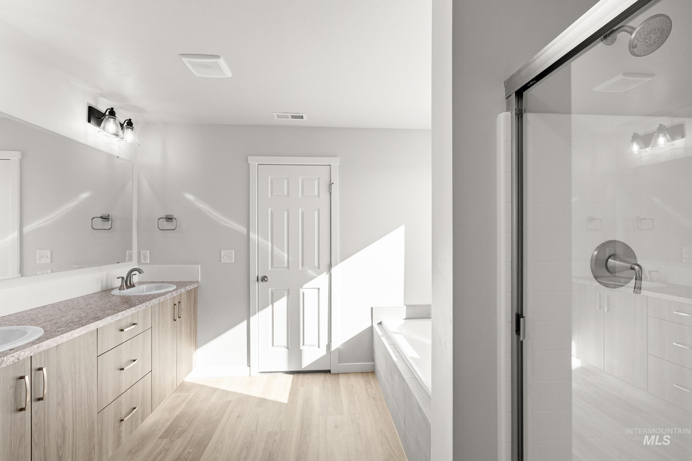 1641 Dyer St, Middleton, Idaho 83644, 4 Bedrooms, 2.5 Bathrooms, Residential For Sale, Price $589,990, 98974821