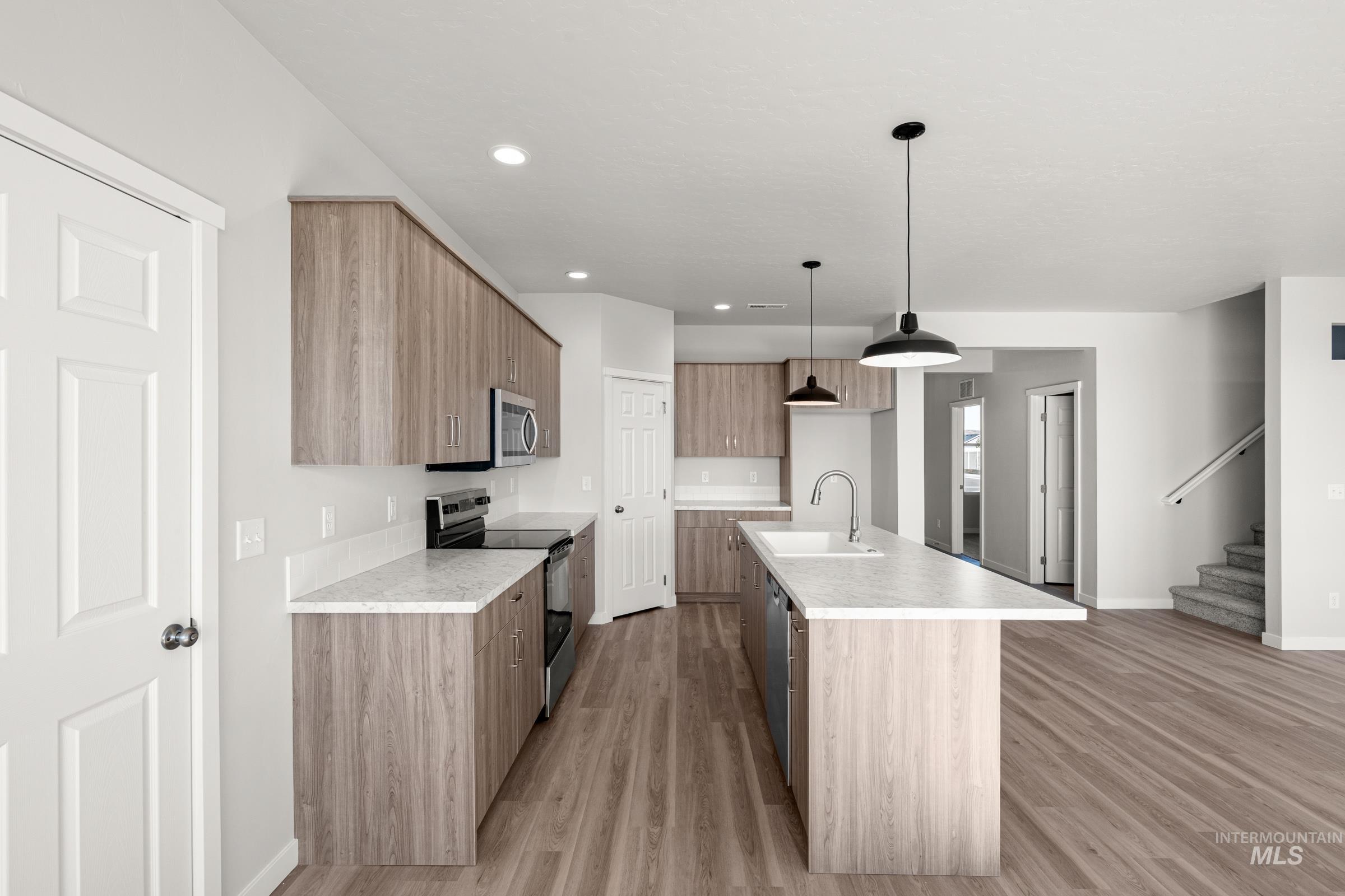 1641 Dyer St, Middleton, Idaho 83644, 4 Bedrooms, 2.5 Bathrooms, Residential For Sale, Price $589,990, 98974821