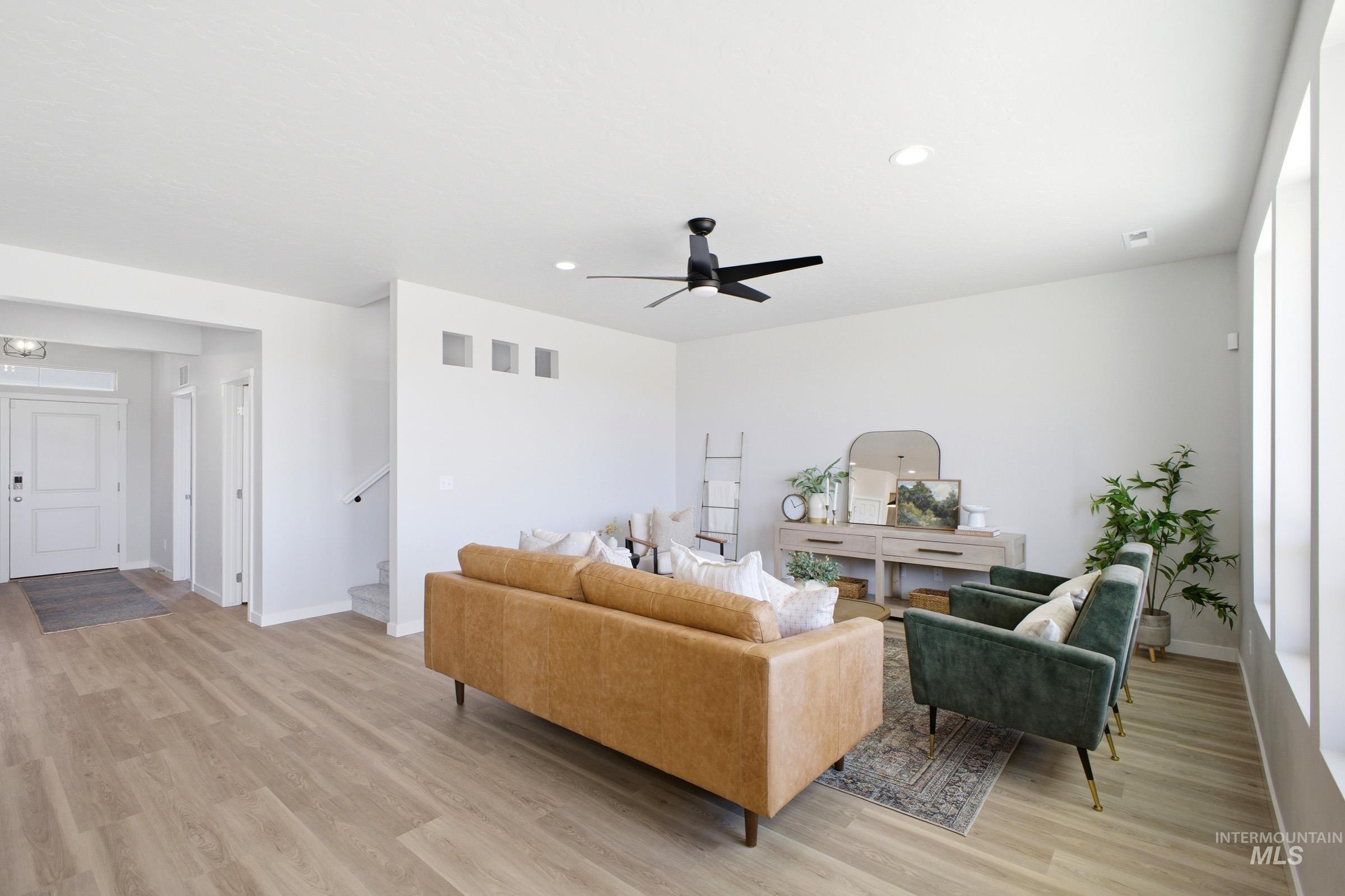 1641 Dyer St, Middleton, Idaho 83644, 4 Bedrooms, 2.5 Bathrooms, Residential For Sale, Price $589,990,MLS 98974821