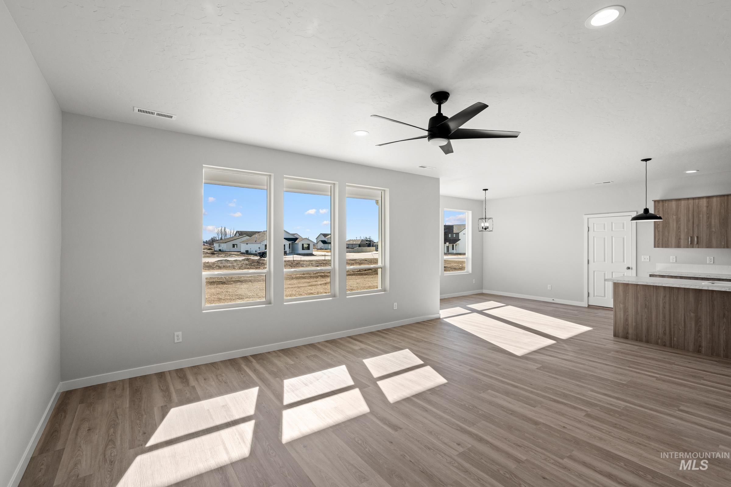 1641 Dyer St, Middleton, Idaho 83644, 4 Bedrooms, 2.5 Bathrooms, Residential For Sale, Price $589,990, 98974821