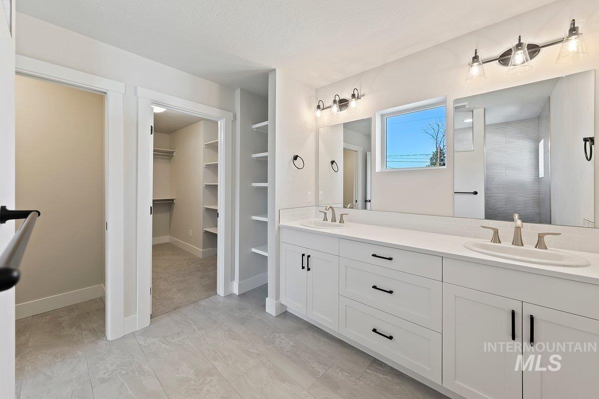 3752 Jackie Lane, Boise, Idaho 83704, 3 Bedrooms, 2.5 Bathrooms, Residential For Sale, Price $573,500,MLS 98974822