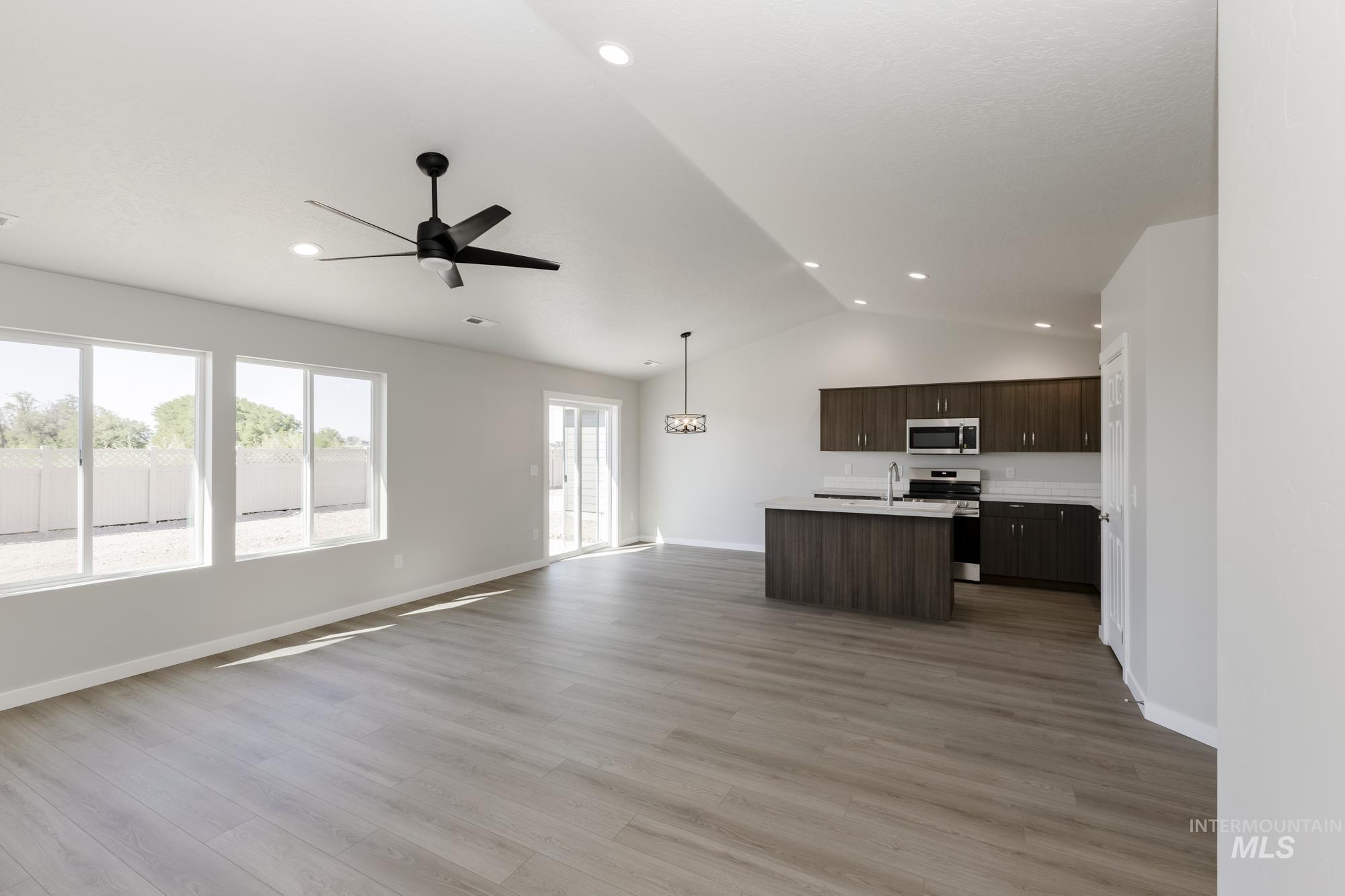 5456 S Bittercreek Ave, Meridian, Idaho 83642, 3 Bedrooms, 2 Bathrooms, Residential For Sale, Price $404,990,MLS 98974823