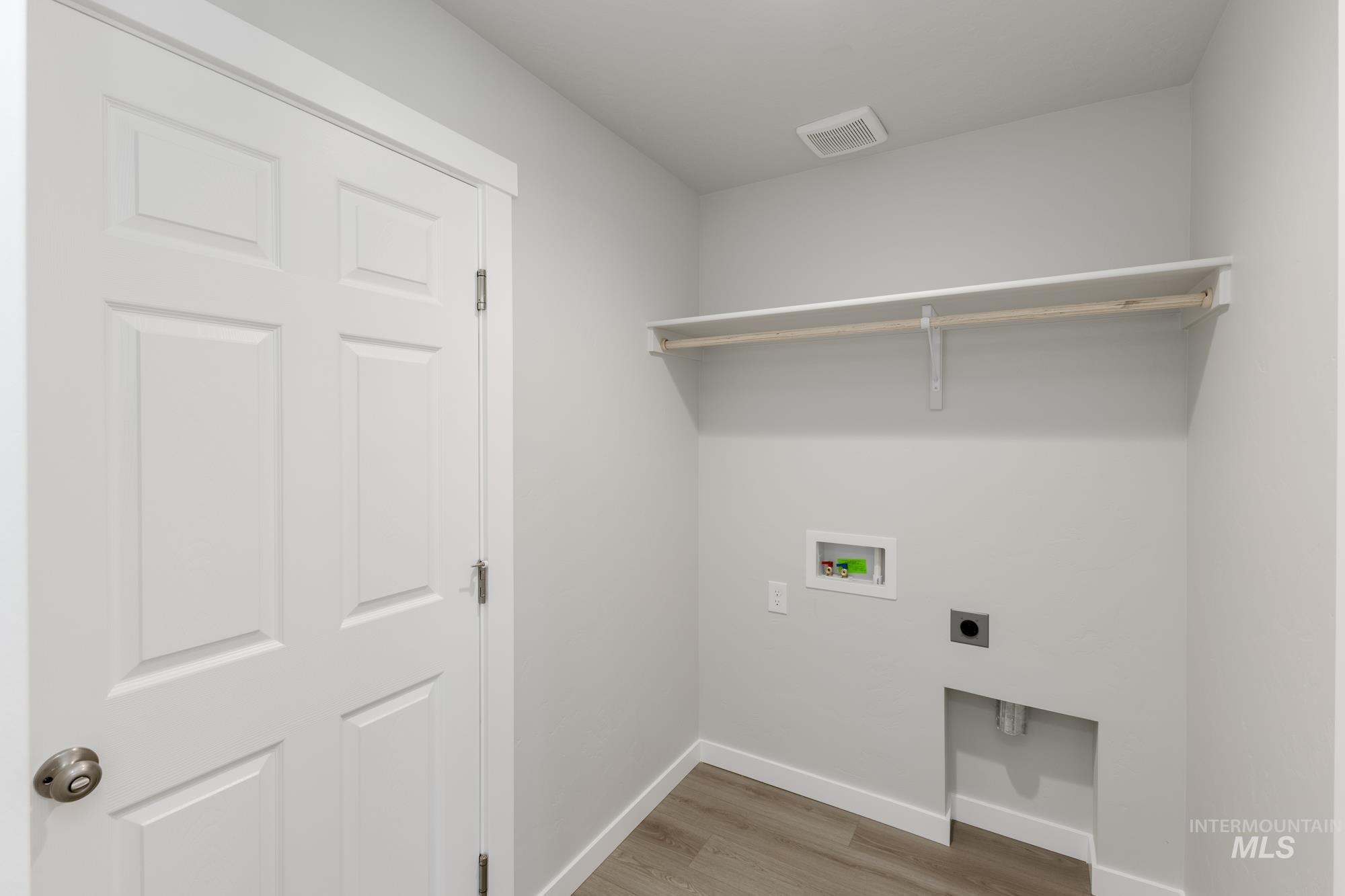 5456 S Bittercreek Ave, Meridian, Idaho 83642, 3 Bedrooms, 2 Bathrooms, Residential For Sale, Price $404,990,MLS 98974823