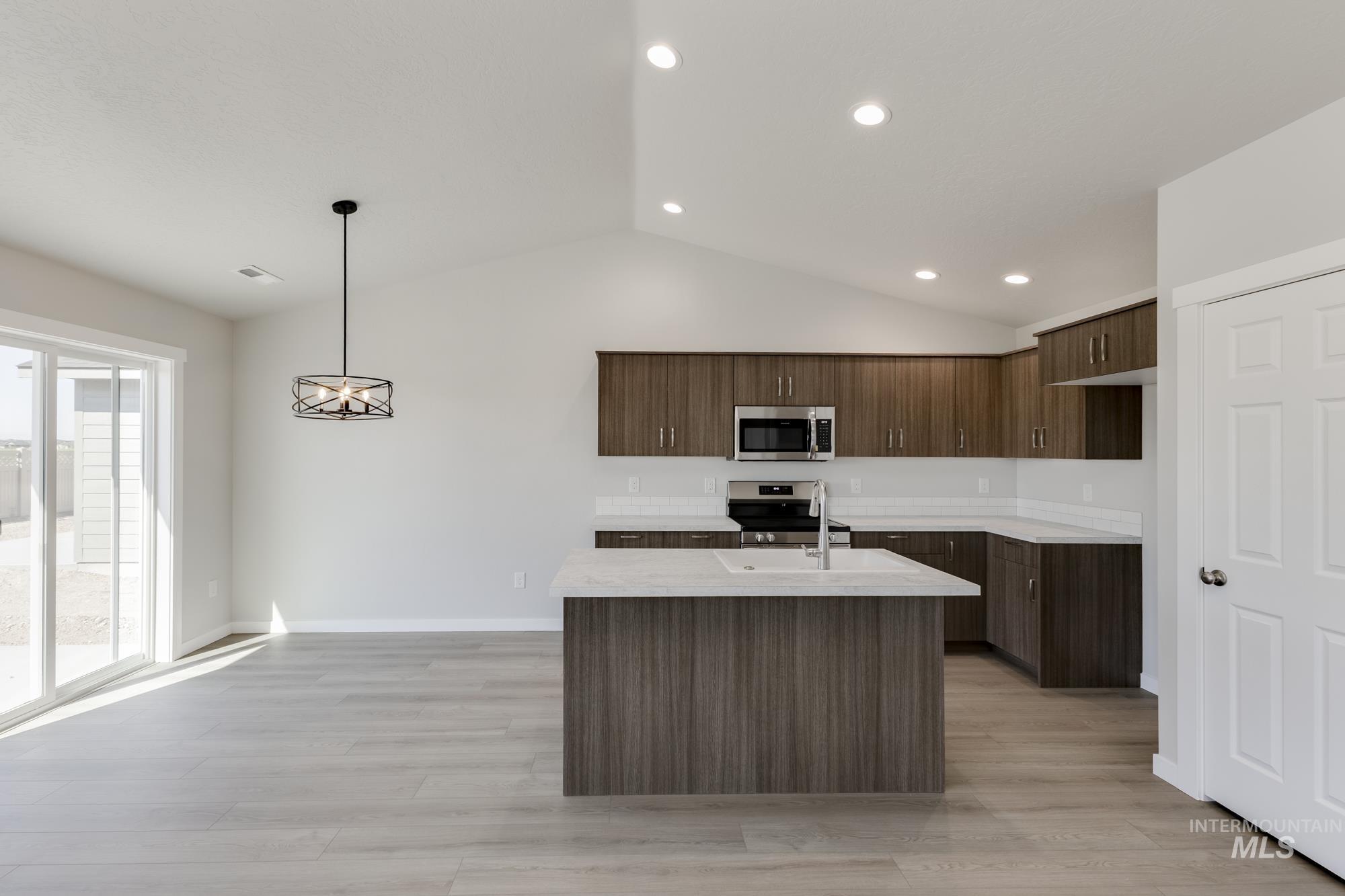 5456 S Bittercreek Ave, Meridian, Idaho 83642, 3 Bedrooms, 2 Bathrooms, Residential For Sale, Price $404,990,MLS 98974823