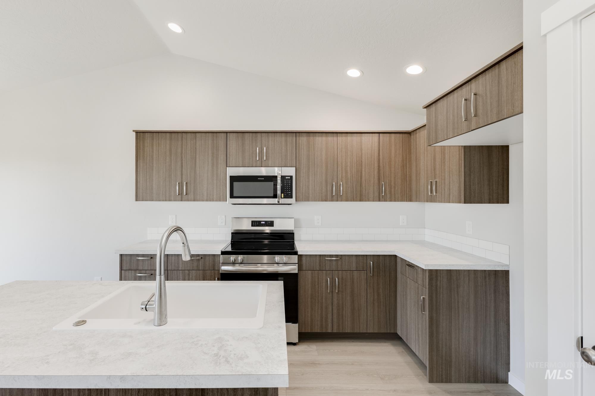 5456 S Bittercreek Ave, Meridian, Idaho 83642, 3 Bedrooms, 2 Bathrooms, Residential For Sale, Price $404,990,MLS 98974823