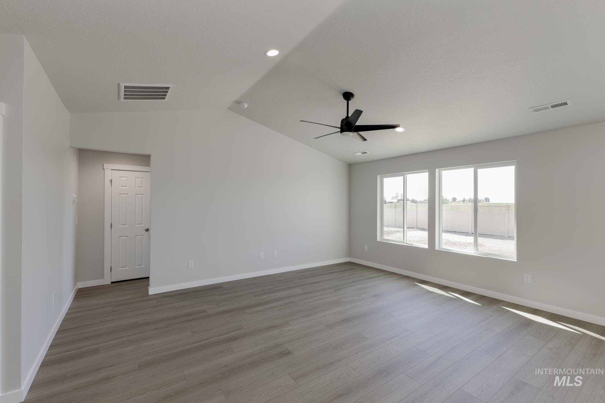 5456 S Bittercreek Ave, Meridian, Idaho 83642, 3 Bedrooms, 2 Bathrooms, Residential For Sale, Price $404,990,MLS 98974823