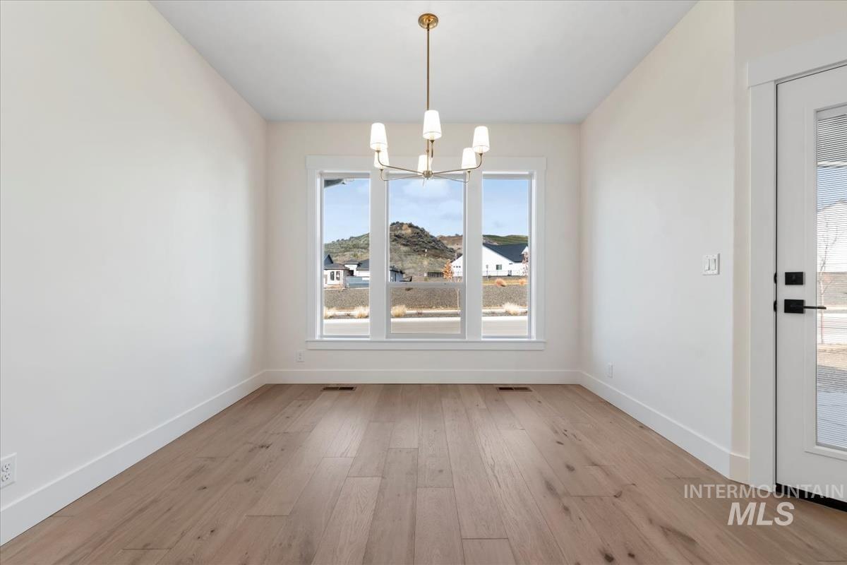 6532 E Lucy Drive, Eagle, Idaho 83629, 3 Bedrooms, 2 Bathrooms, Residential For Sale, Price $549,880, 98974827