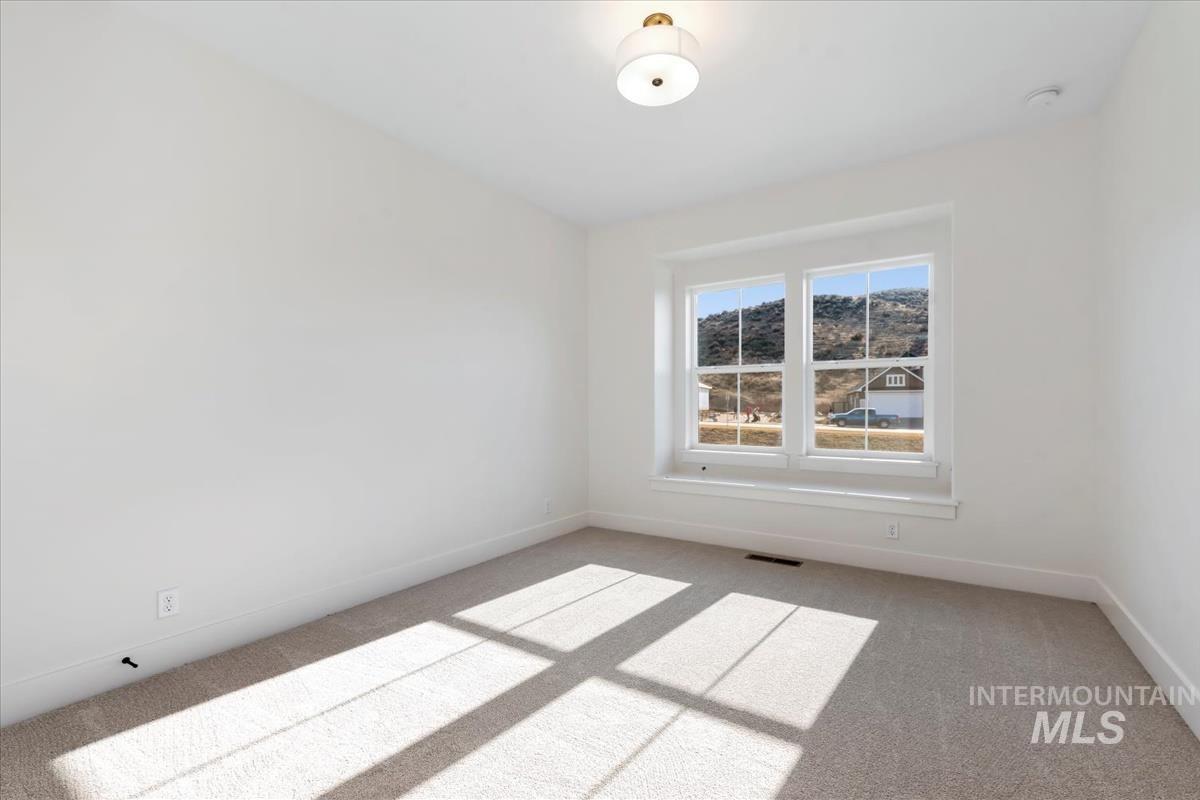 6532 E Lucy Drive, Eagle, Idaho 83629, 3 Bedrooms, 2 Bathrooms, Residential For Sale, Price $549,880, 98974827