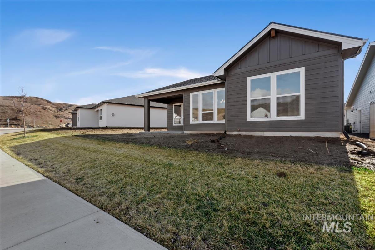 6532 E Lucy Drive, Eagle, Idaho 83629, 3 Bedrooms, 2 Bathrooms, Residential For Sale, Price $549,880, 98974827