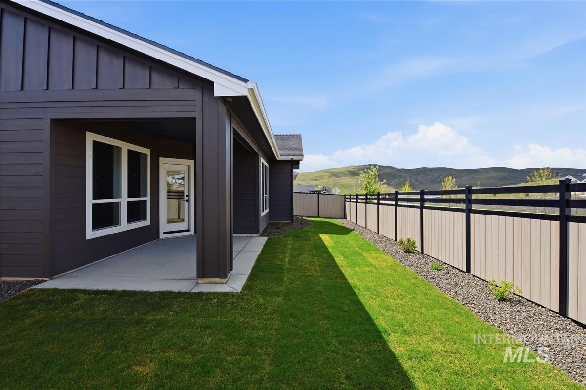 6532 E Lucy Drive, Eagle, Idaho 83629, 3 Bedrooms, 2 Bathrooms, Residential For Sale, Price $549,880, 98974827