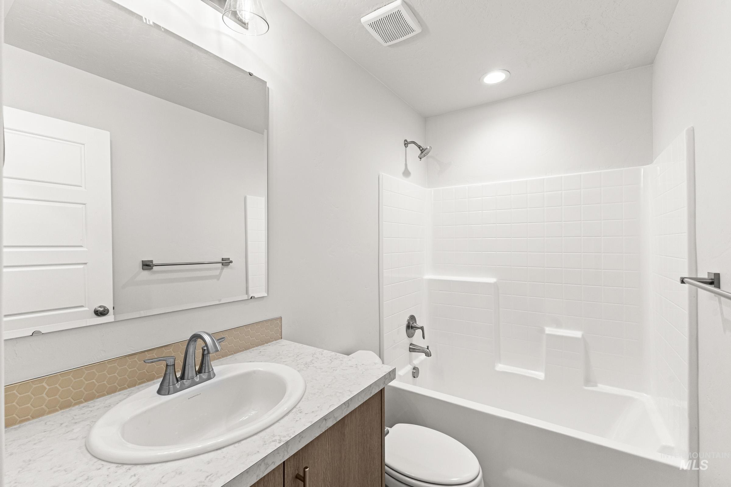 5397 S Bittercreek Ave, Meridian, Idaho 83642, 3 Bedrooms, 2 Bathrooms, Residential For Sale, Price $414,990, 98974828