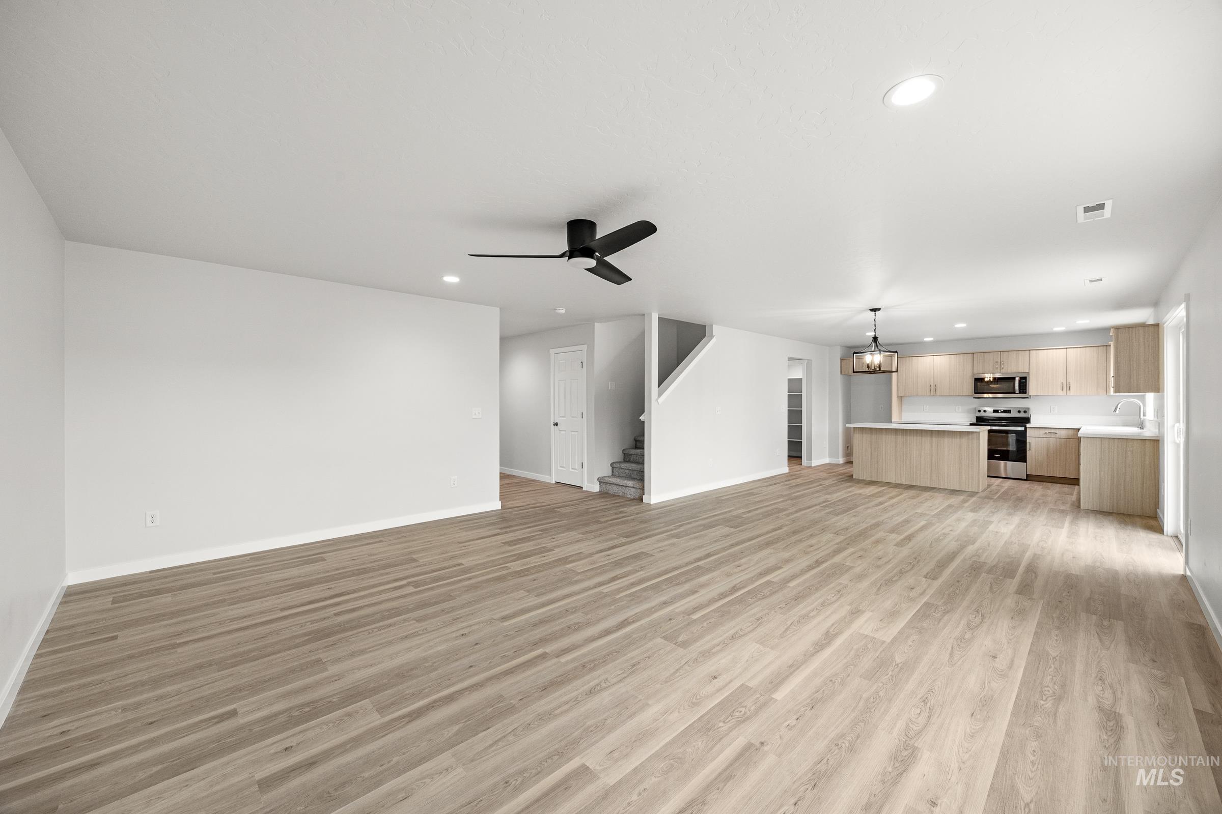 13727 Judson St, Caldwell, Idaho 83607, 5 Bedrooms, 3 Bathrooms, Residential For Sale, Price $464,990, 98974830