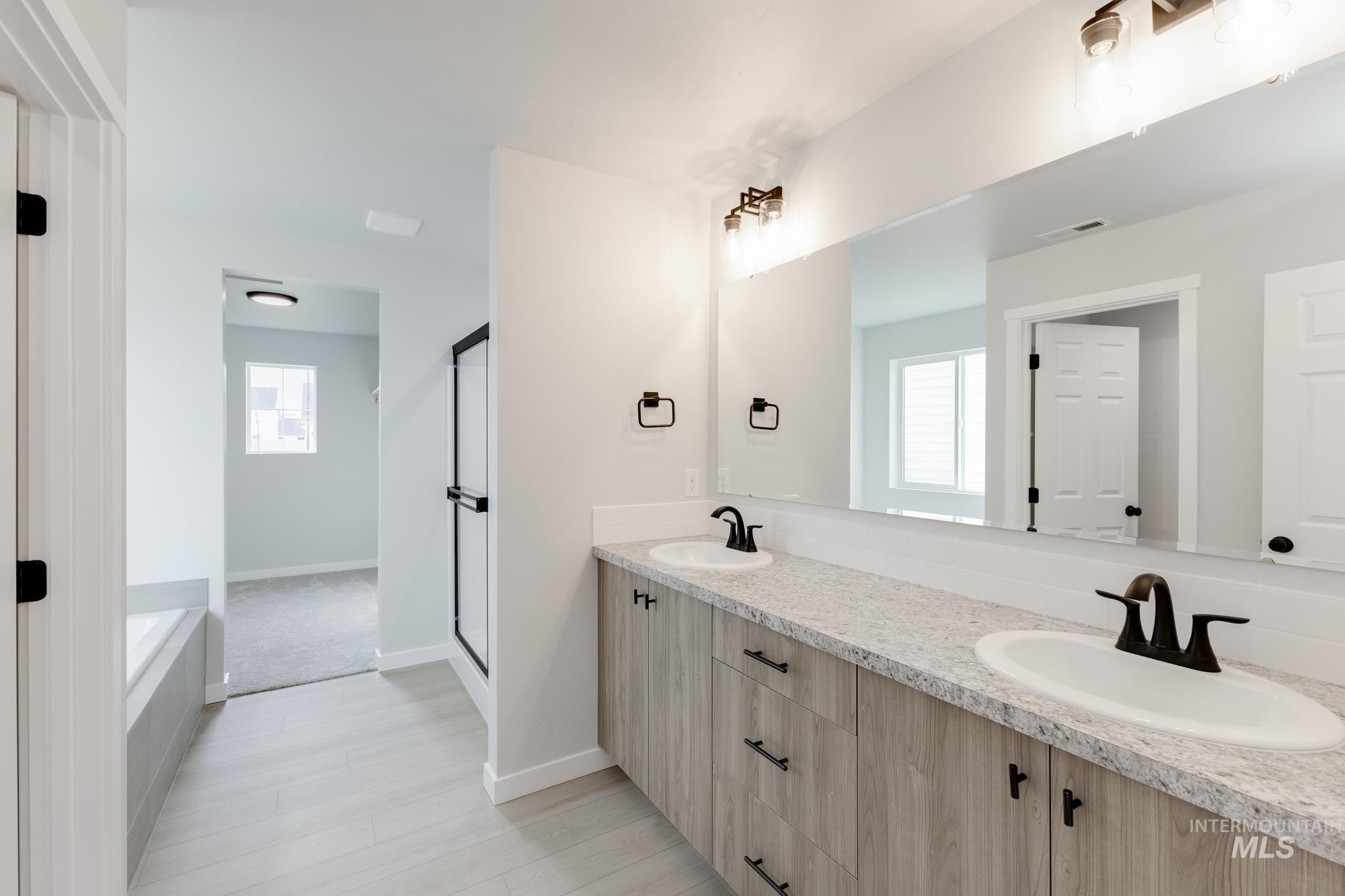 13654 Inman Ct, Caldwell, Idaho 83607, 4 Bedrooms, 2 Bathrooms, Residential For Sale, Price $454,990,MLS 98974831