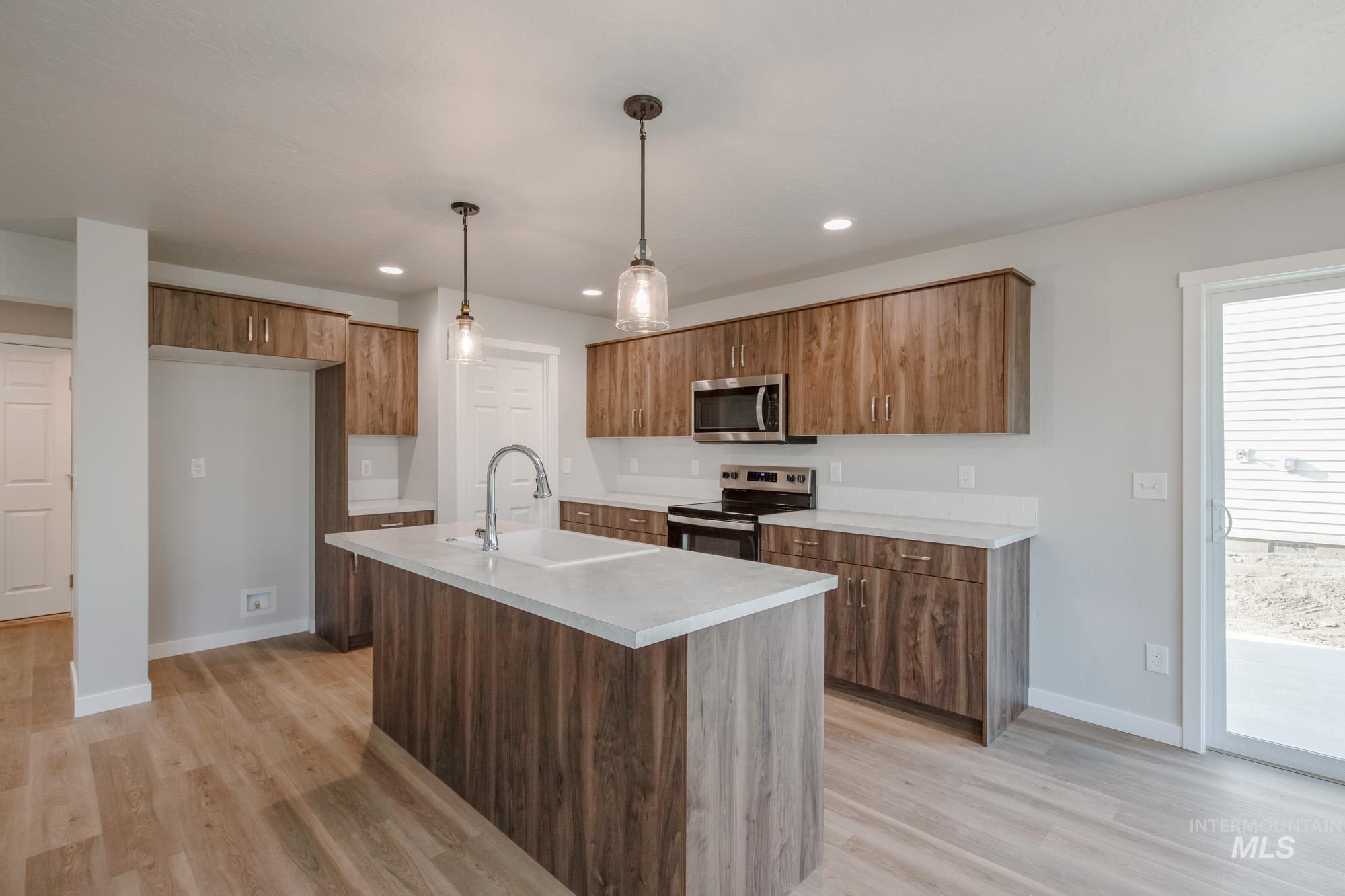 21 S Sweetgrass Pl, Nampa, Idaho 83651, 3 Bedrooms, 2.5 Bathrooms, Residential For Sale, Price $403,990,MLS 98974832