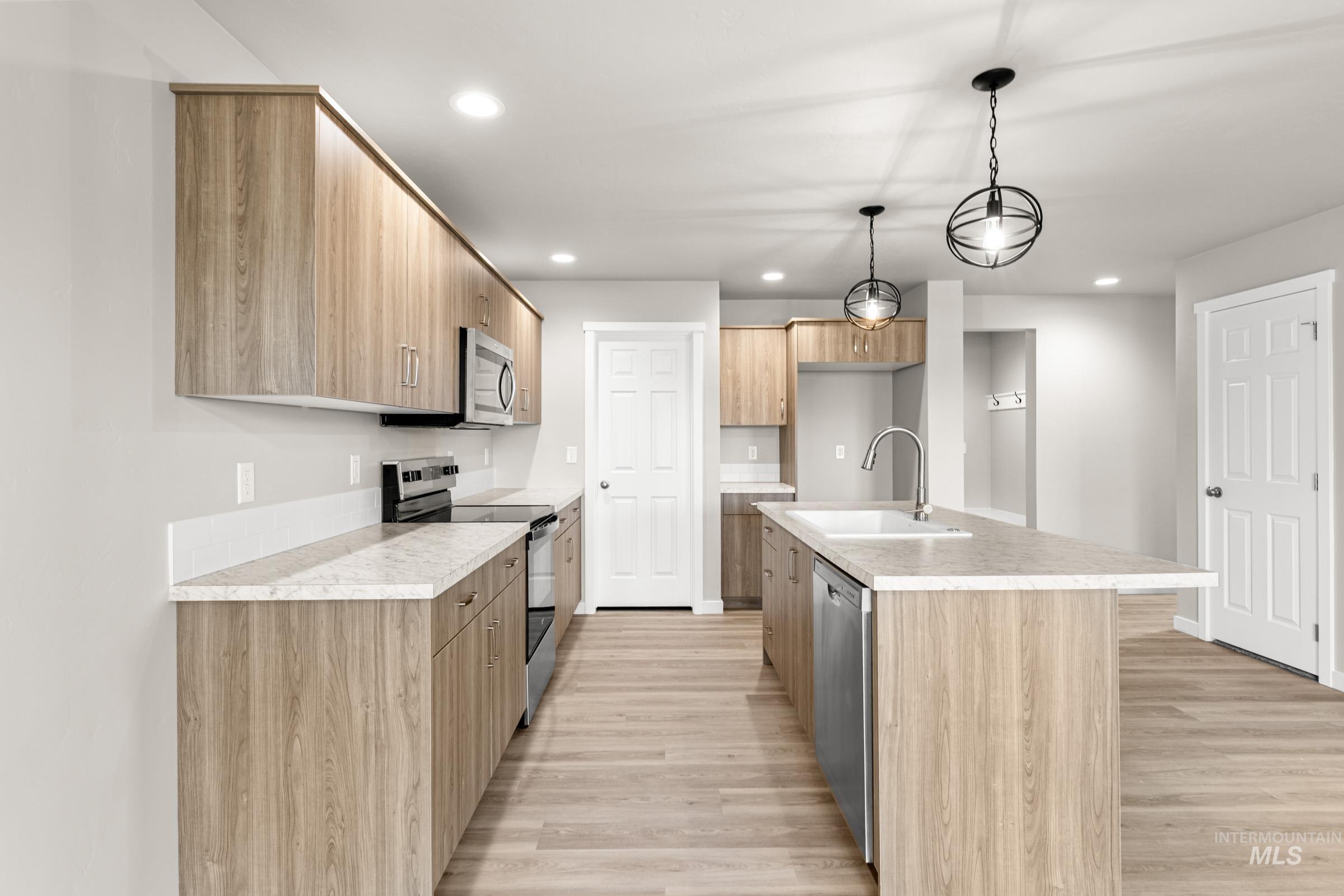 2543 W Fallon Lp, Nampa, Idaho 83651, 3 Bedrooms, 2.5 Bathrooms, Residential For Sale, Price $405,990, 98974835