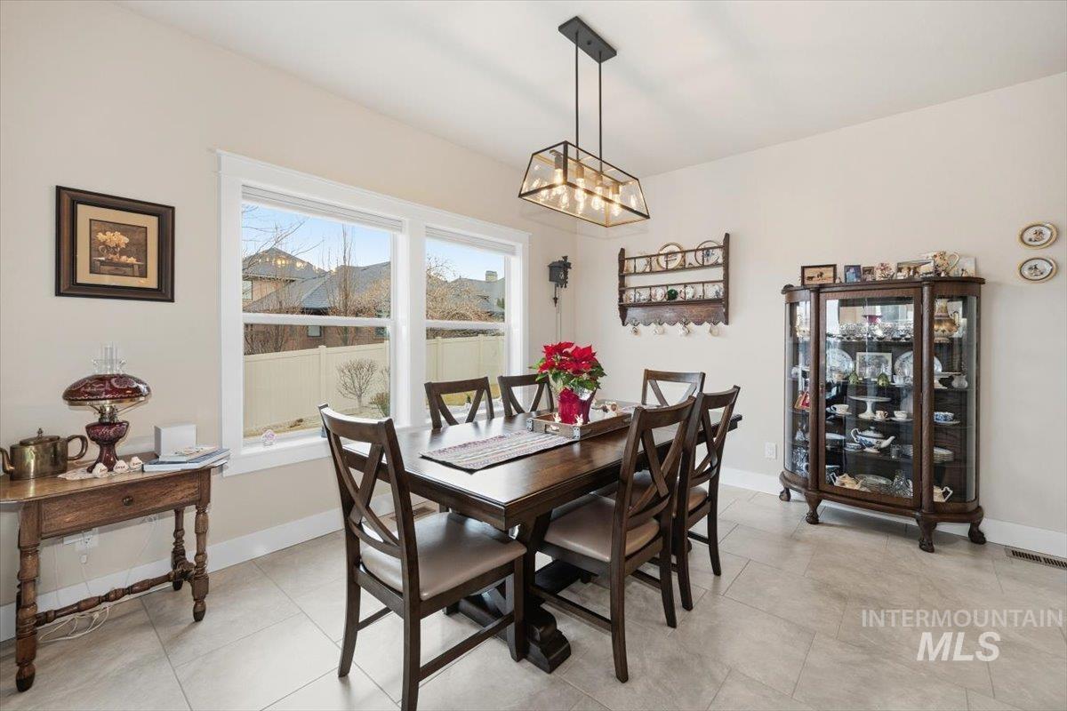 1480 Pillar Circle, Twin Falls, Idaho 83301, 3 Bedrooms, 2 Bathrooms, Residential For Sale, Price $520,000,MLS 98974836