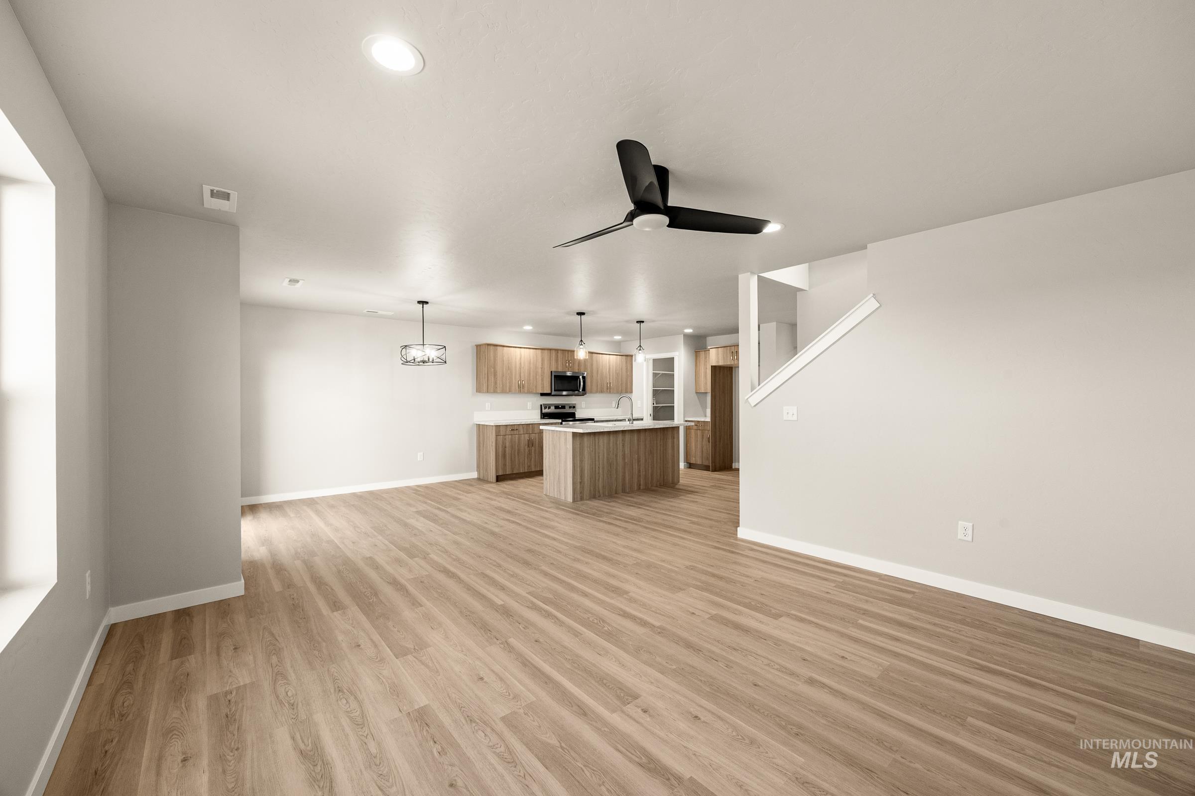 19598 Snowyside Way, Caldwell, Idaho 83605, 3 Bedrooms, 2.5 Bathrooms, Residential For Sale, Price $409,990, 98974837