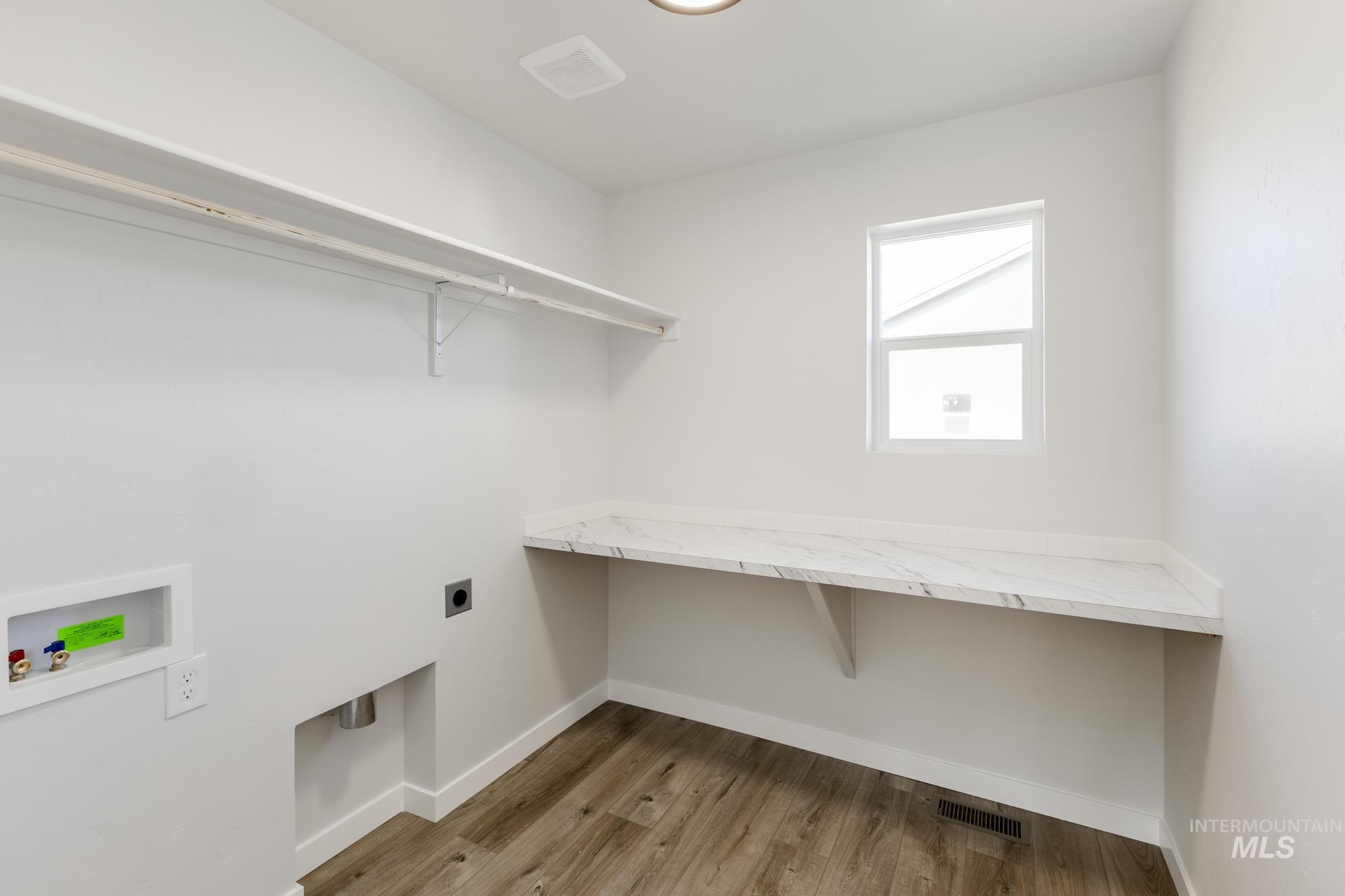 19598 Snowyside Way, Caldwell, Idaho 83605, 3 Bedrooms, 2.5 Bathrooms, Residential For Sale, Price $409,990,MLS 98974837