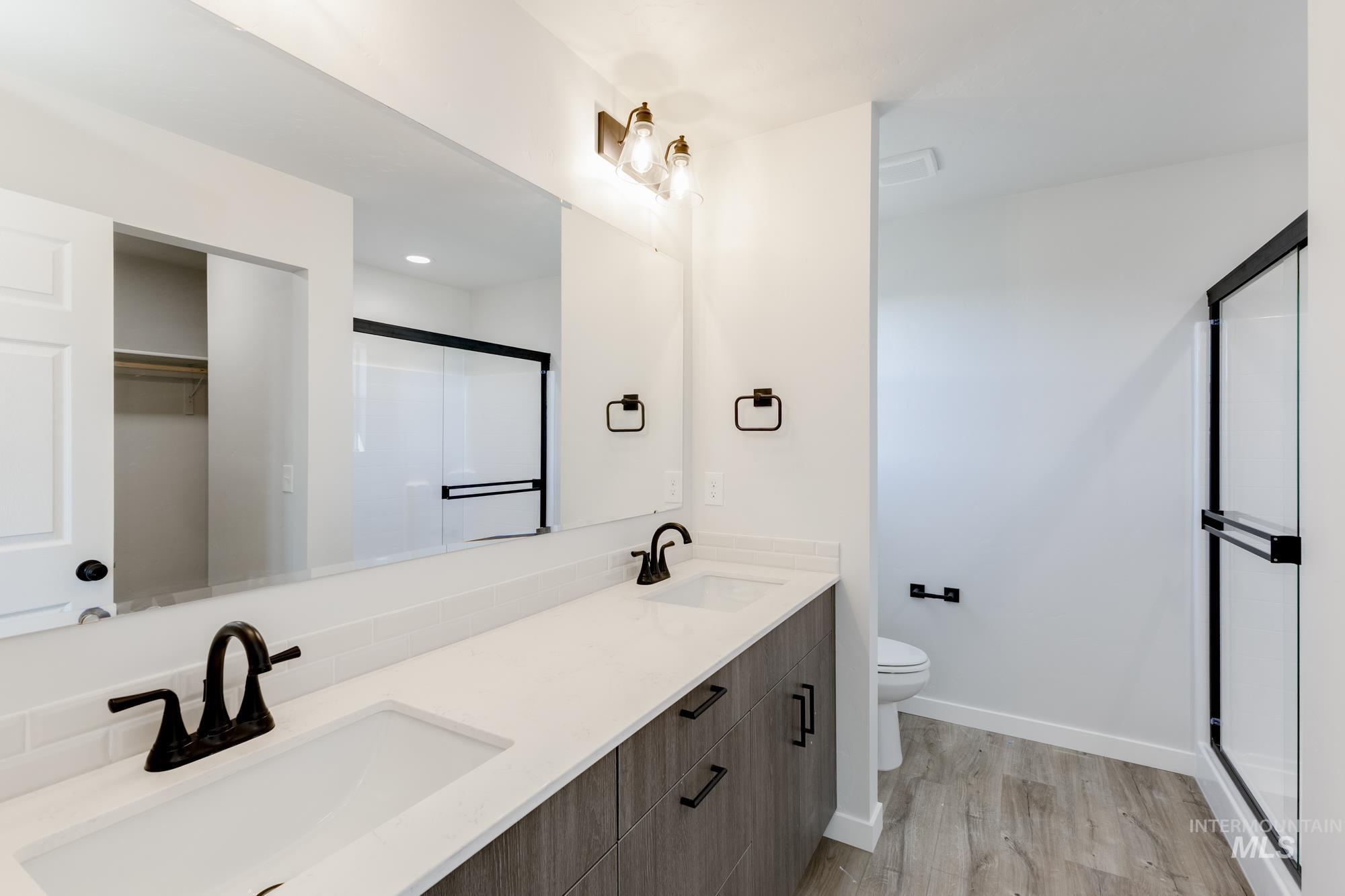 19598 Snowyside Way, Caldwell, Idaho 83605, 3 Bedrooms, 2.5 Bathrooms, Residential For Sale, Price $409,990,MLS 98974837