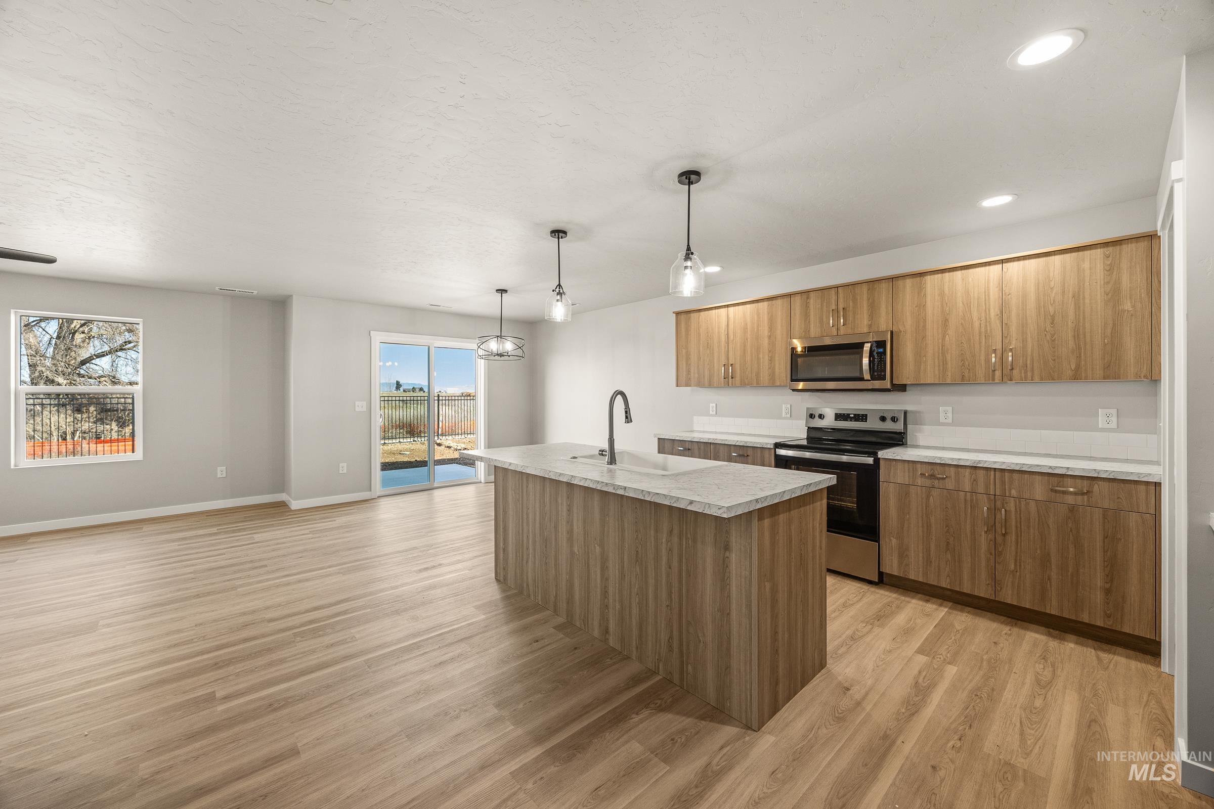 19598 Snowyside Way, Caldwell, Idaho 83605, 3 Bedrooms, 2.5 Bathrooms, Residential For Sale, Price $409,990, 98974837