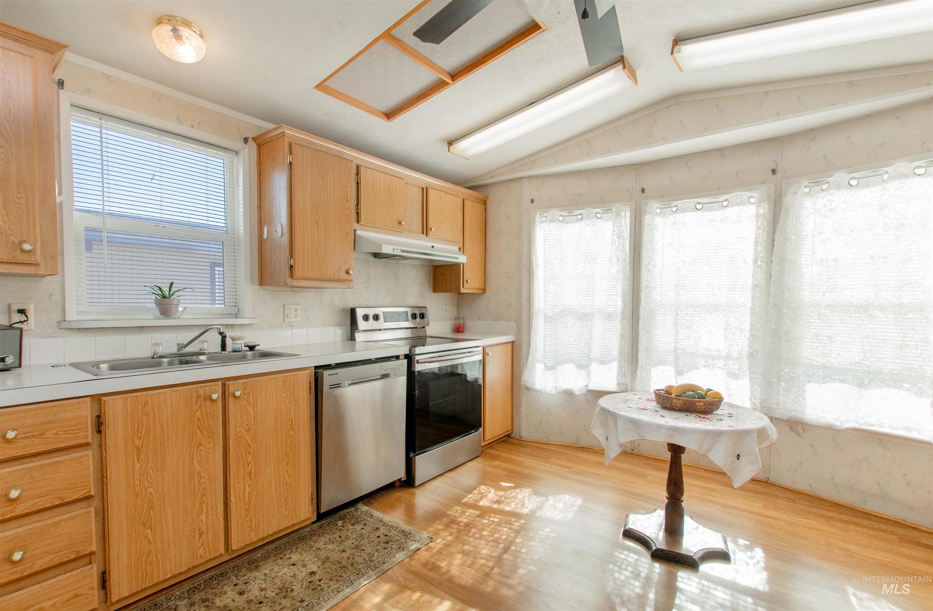 815 S Curtis Rd, Boise, Idaho 83705, 2 Bedrooms, 1 Bathroom, Residential For Sale, Price $74,900,MLS 98974838