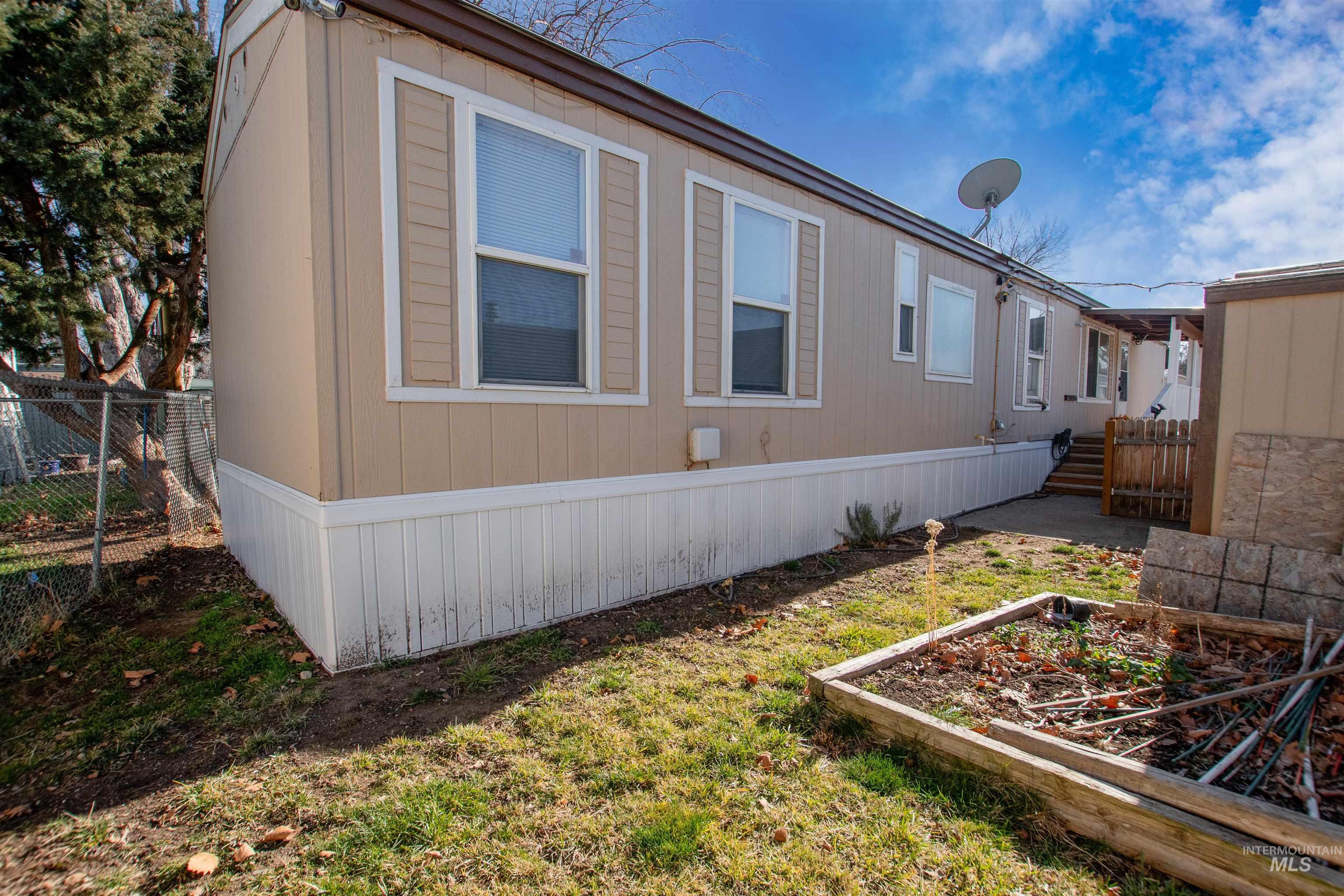 815 S Curtis Rd, Boise, Idaho 83705, 2 Bedrooms, 1 Bathroom, Residential For Sale, Price $74,900,MLS 98974838
