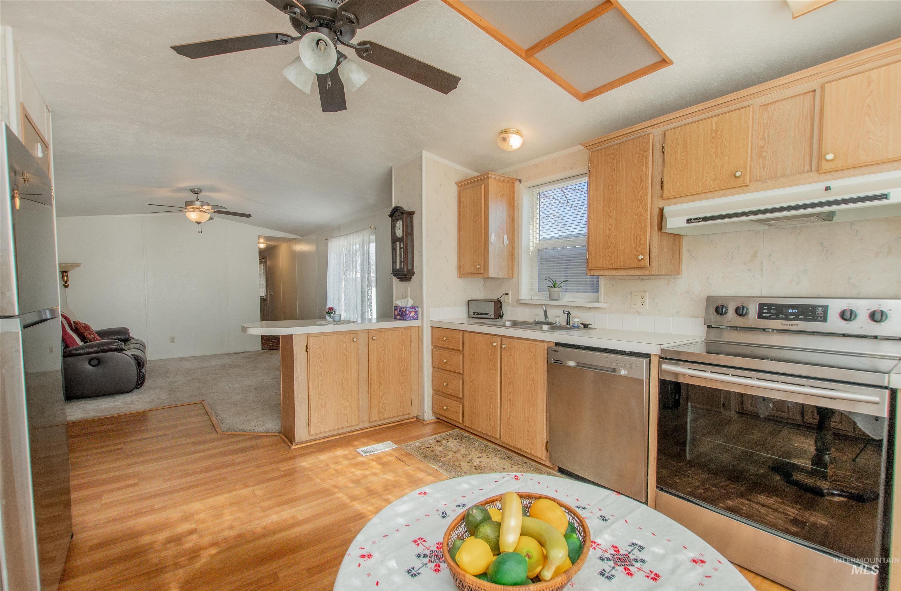 815 S Curtis Rd, Boise, Idaho 83705, 2 Bedrooms, 1 Bathroom, Residential For Sale, Price $74,900,MLS 98974838