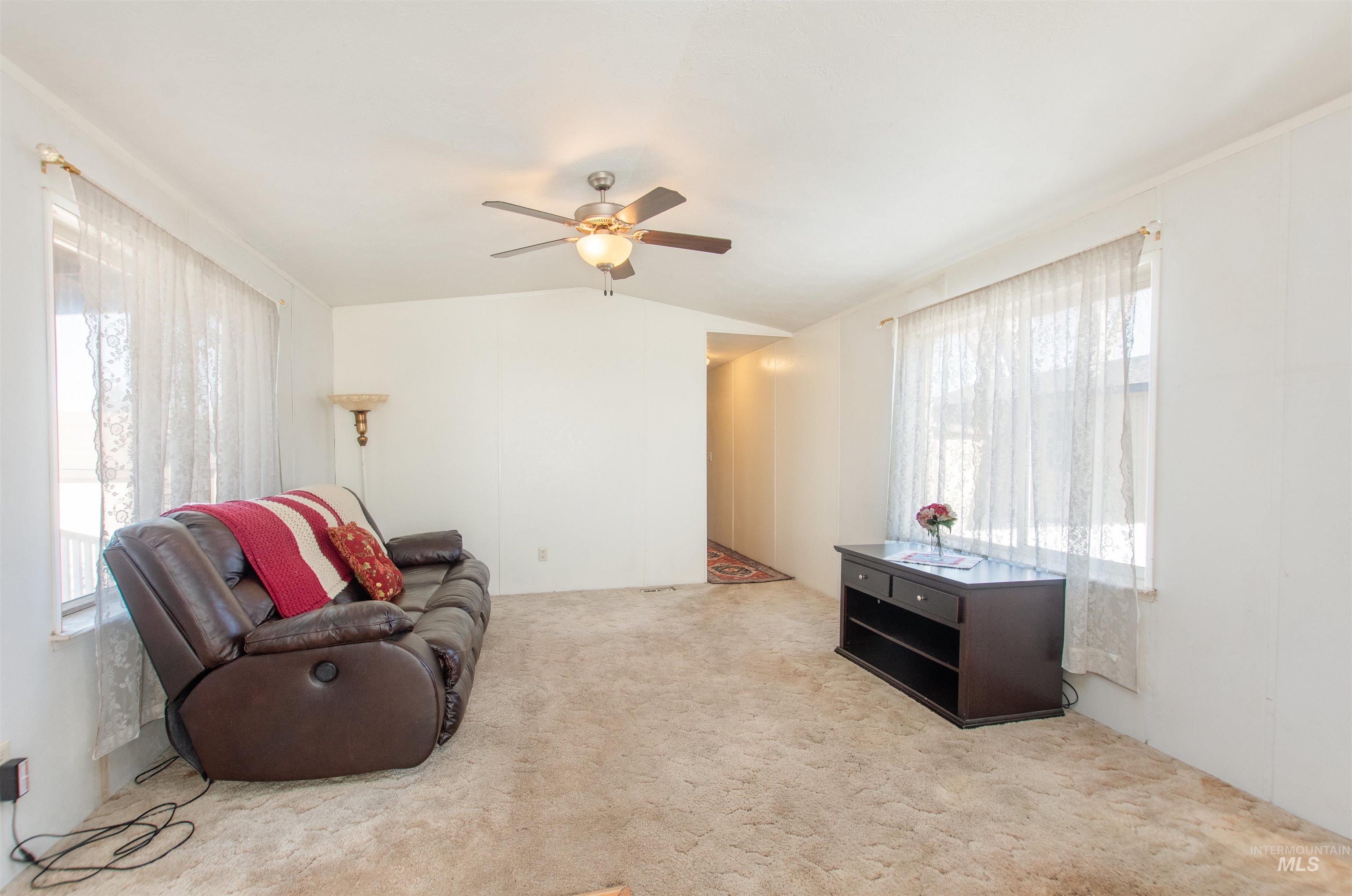 815 S Curtis Rd, Boise, Idaho 83705, 2 Bedrooms, 1 Bathroom, Residential For Sale, Price $74,900,MLS 98974838