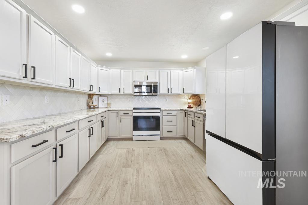 2243 E 4000 N, Filer, Idaho 83328, 3 Bedrooms, 2 Bathrooms, Residential For Sale, Price $495,000,MLS 98974840