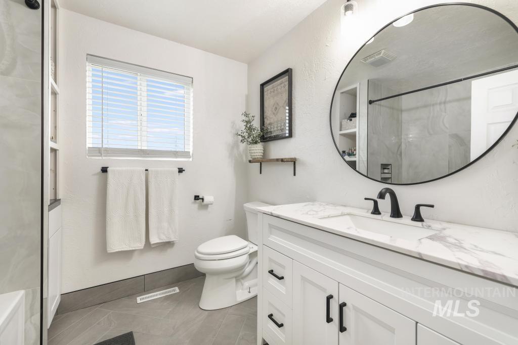 2243 E 4000 N, Filer, Idaho 83328, 3 Bedrooms, 2 Bathrooms, Residential For Sale, Price $495,000,MLS 98974840