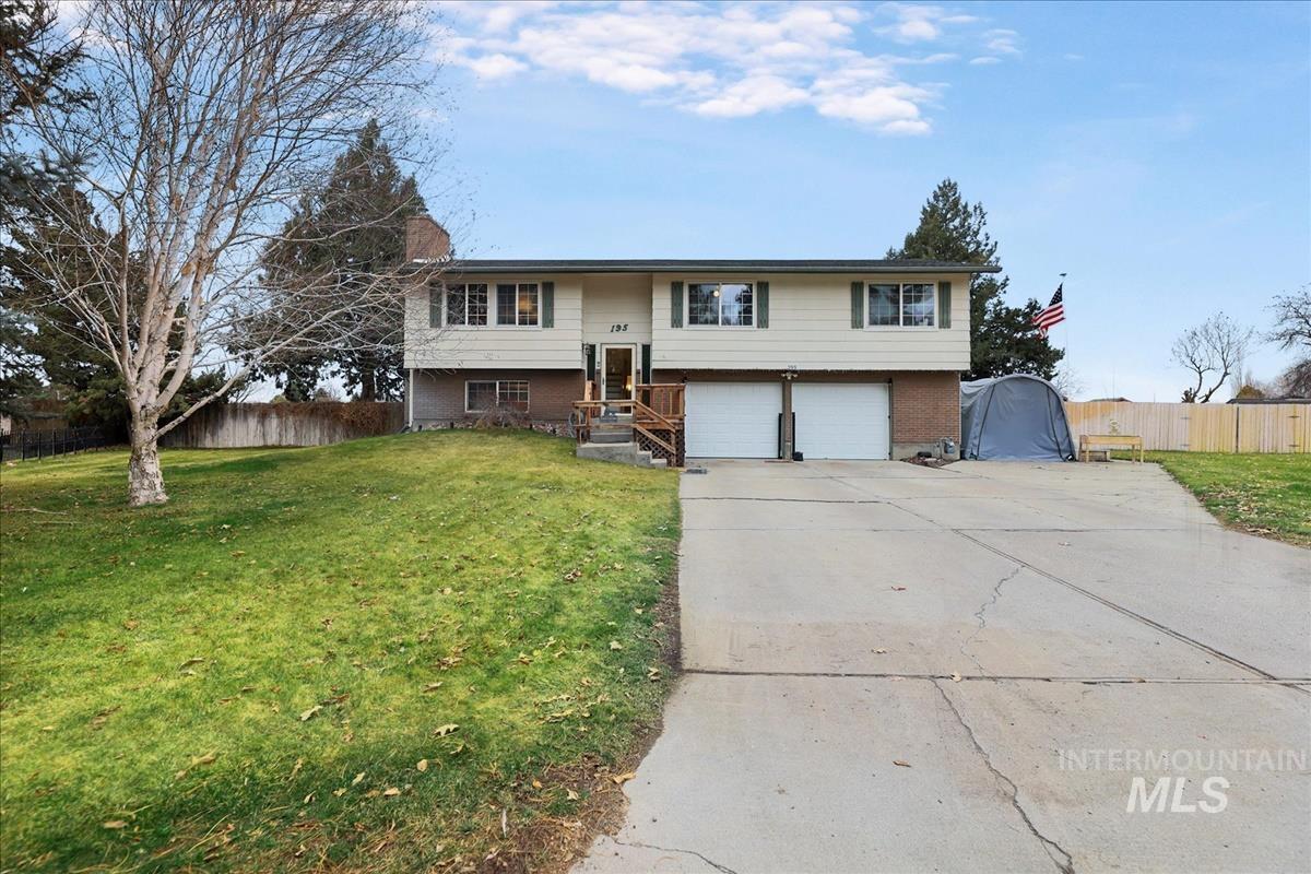 195 NW Carrie Circle, Mountain Home, Idaho 83647, 4 Bedrooms, 3 Bathrooms, Residential For Sale, Price $400,000, 98974841