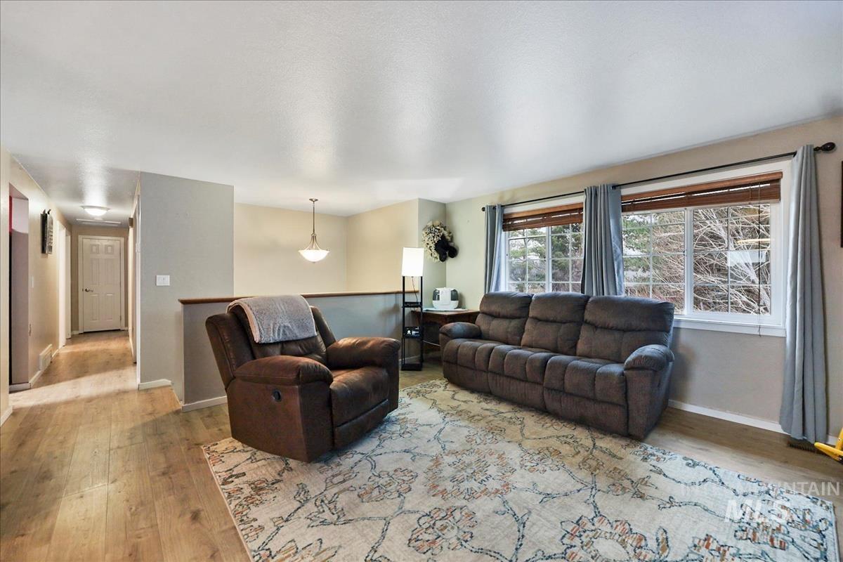 195 NW Carrie Circle, Mountain Home, Idaho 83647, 4 Bedrooms, 3 Bathrooms, Residential For Sale, Price $400,000, 98974841