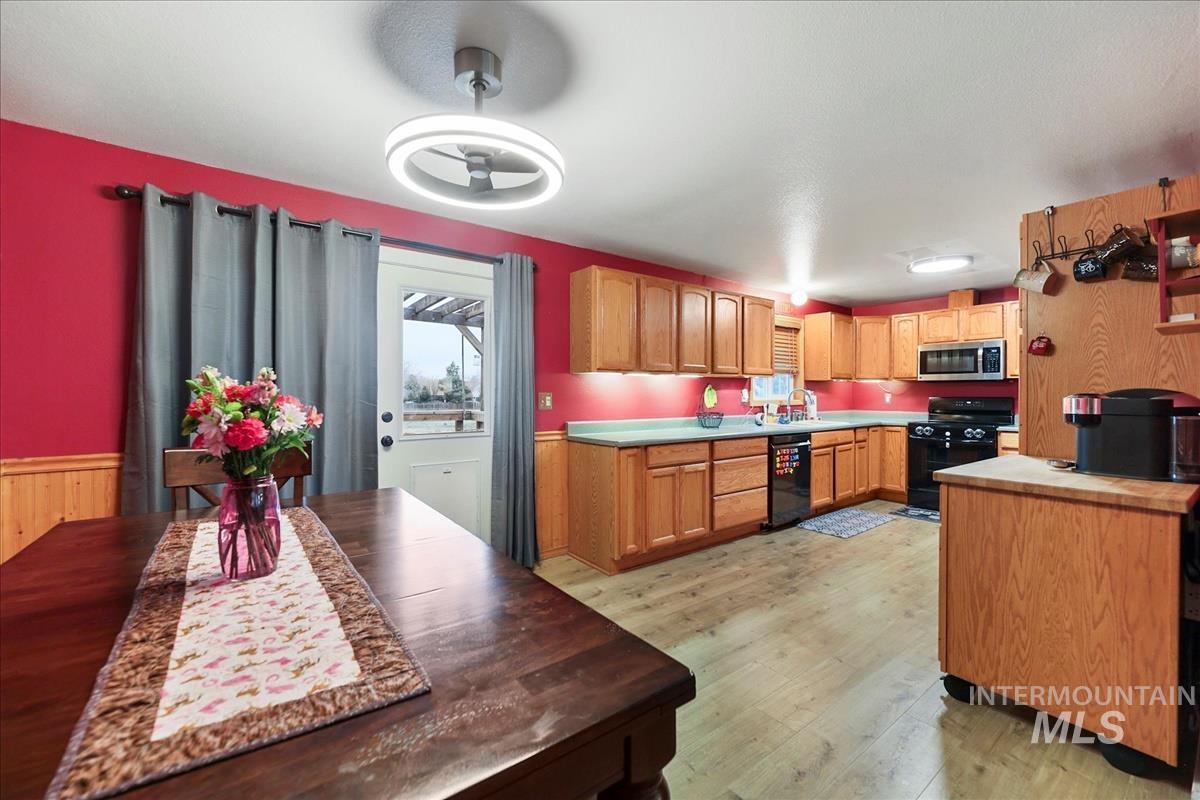 195 NW Carrie Circle, Mountain Home, Idaho 83647, 4 Bedrooms, 3 Bathrooms, Residential For Sale, Price $400,000, 98974841