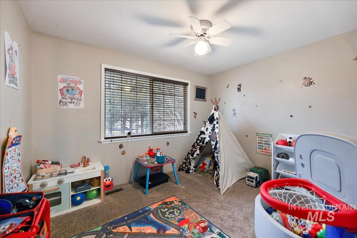 195 NW Carrie Circle, Mountain Home, Idaho 83647, 4 Bedrooms, 3 Bathrooms, Residential For Sale, Price $400,000, 98974841