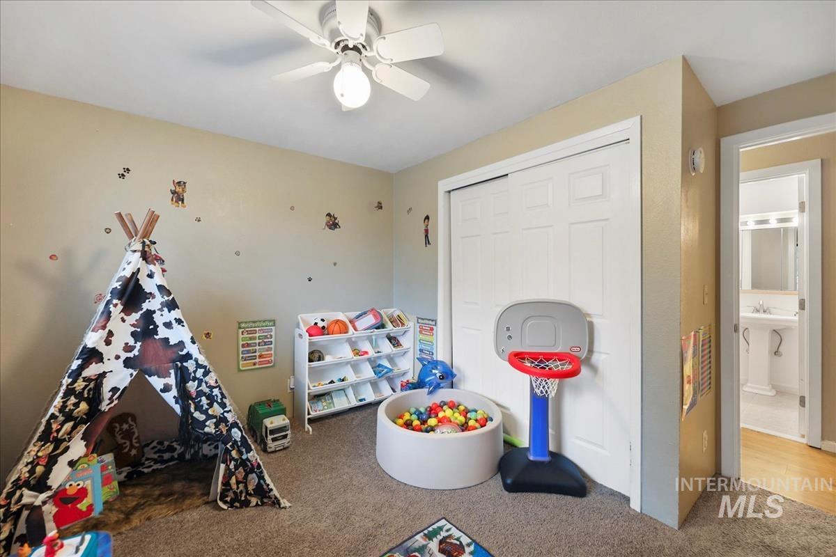 195 NW Carrie Circle, Mountain Home, Idaho 83647, 4 Bedrooms, 3 Bathrooms, Residential For Sale, Price $400,000, 98974841