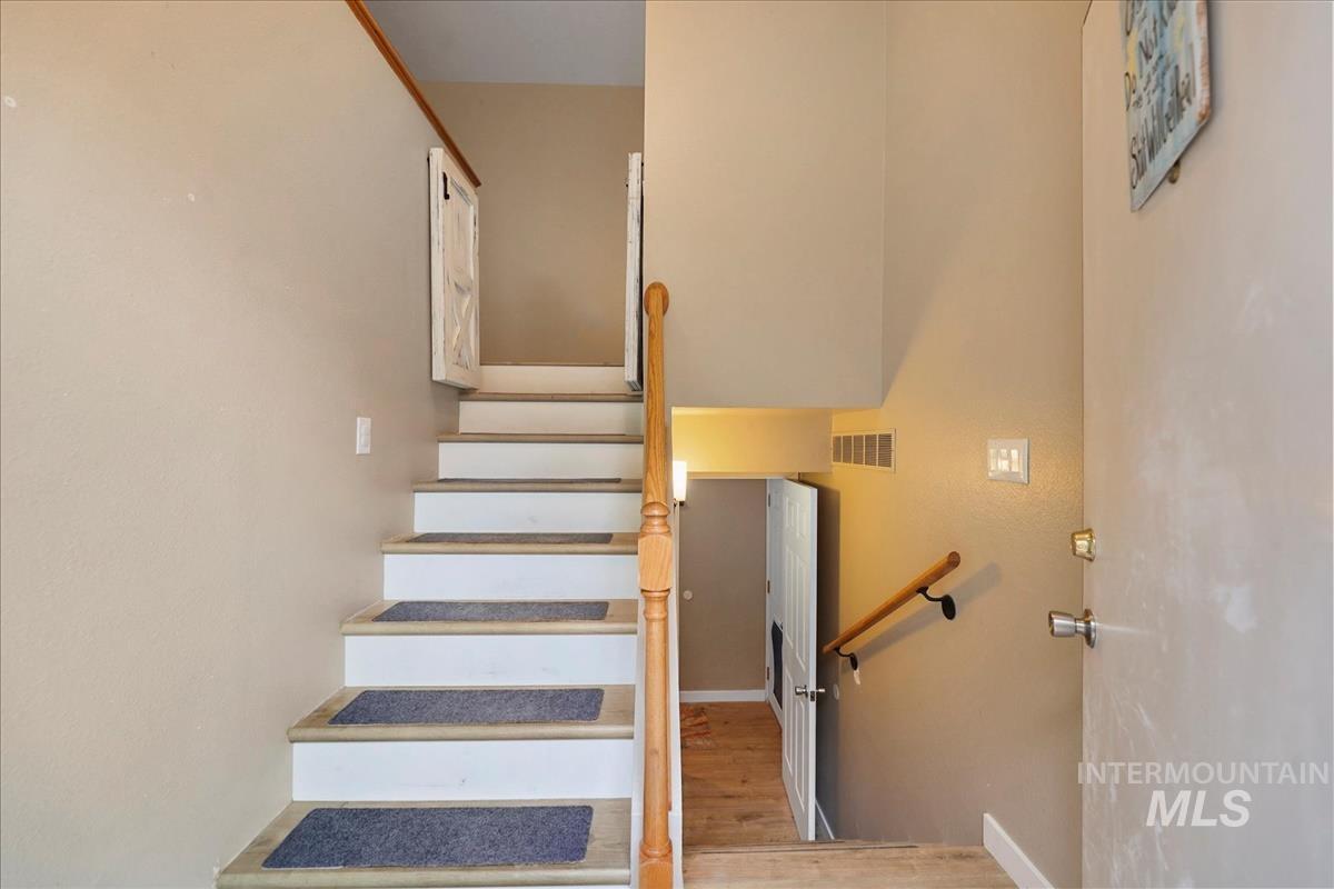 195 NW Carrie Circle, Mountain Home, Idaho 83647, 4 Bedrooms, 3 Bathrooms, Residential For Sale, Price $400,000, 98974841