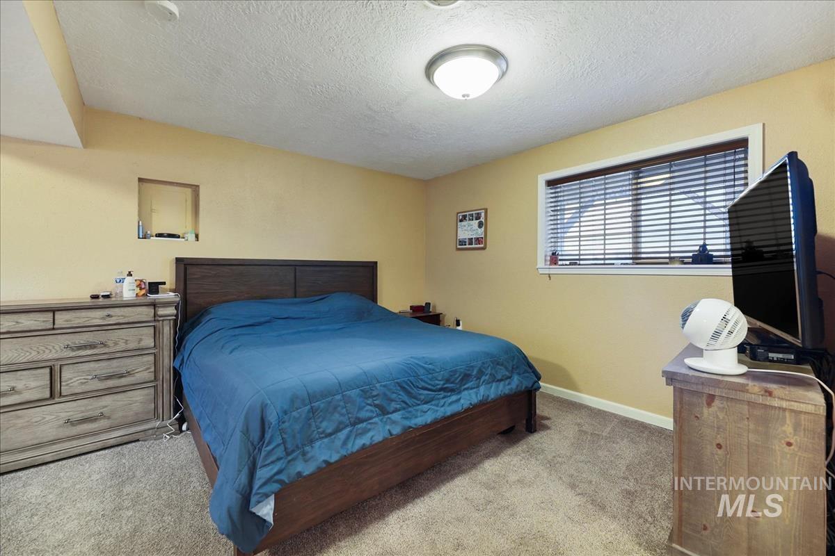 195 NW Carrie Circle, Mountain Home, Idaho 83647, 4 Bedrooms, 3 Bathrooms, Residential For Sale, Price $400,000, 98974841